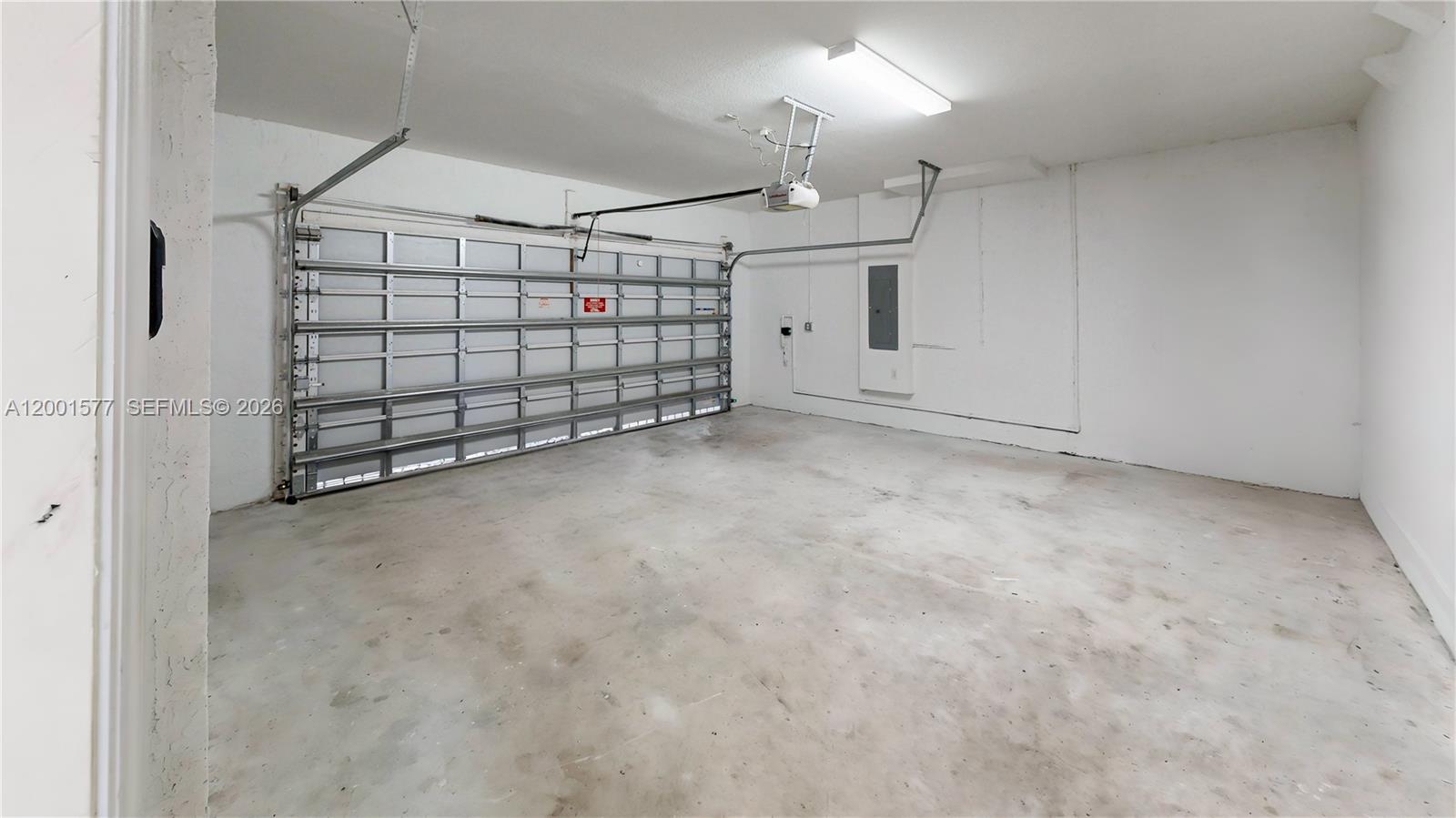 ESTATES AT SILVER PALM - Residential