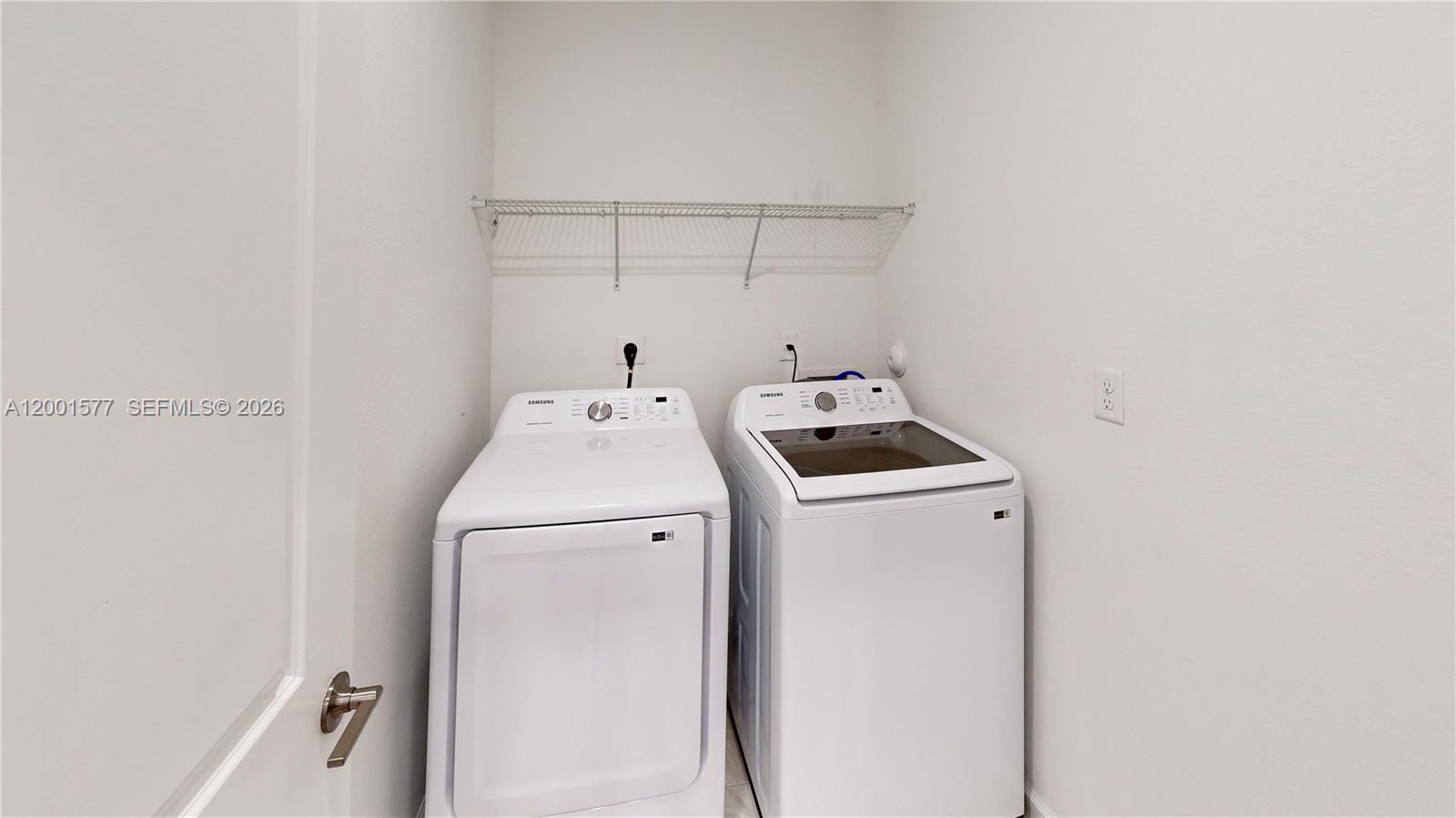 ESTATES AT SILVER PALM - Residential