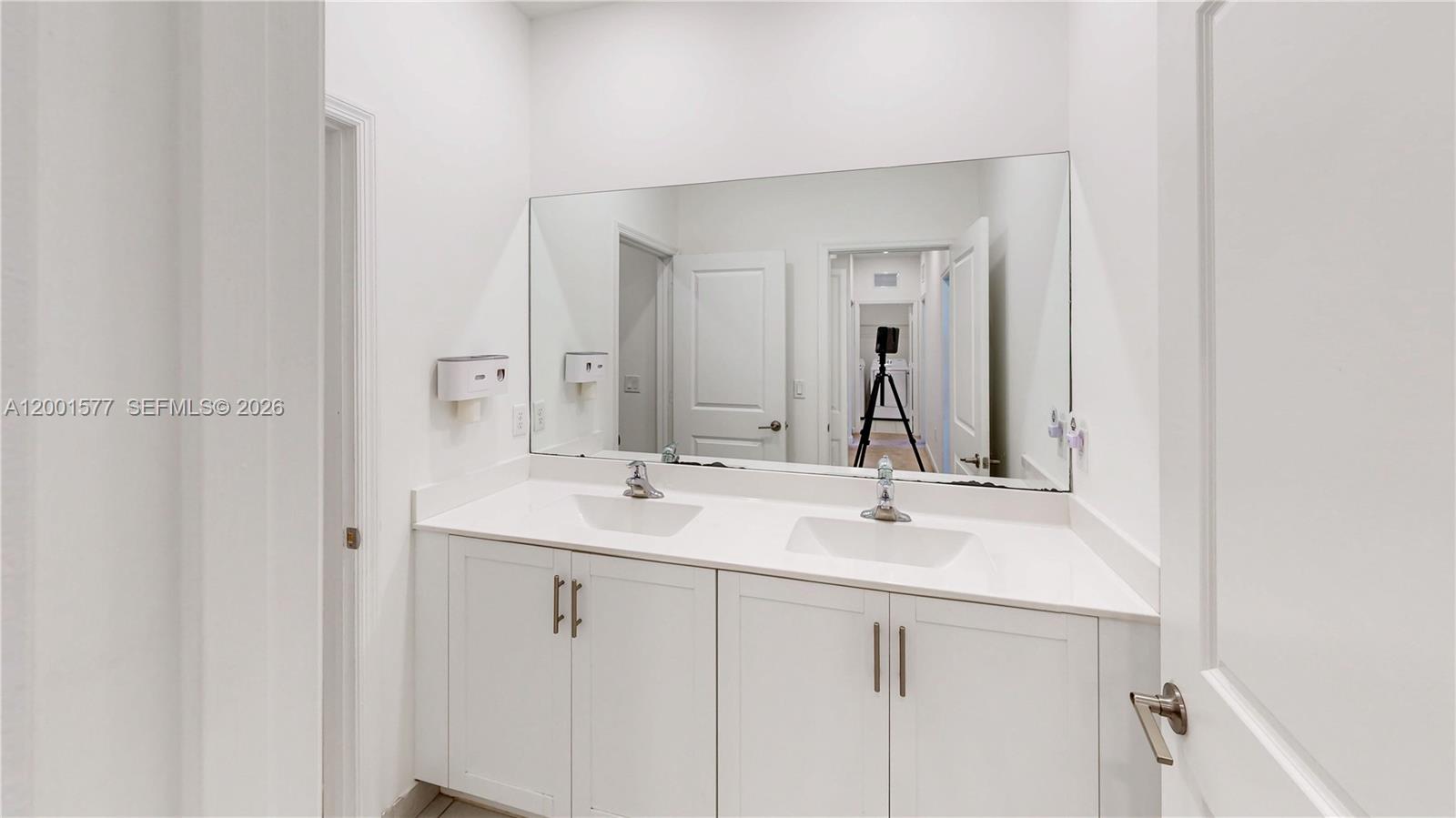 ESTATES AT SILVER PALM - Residential