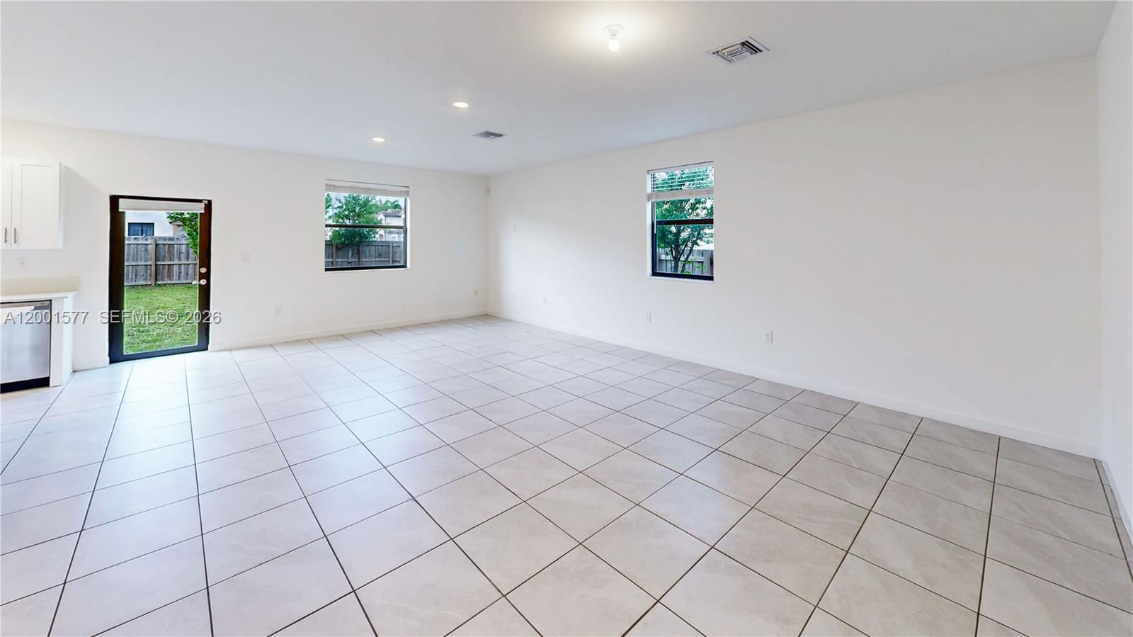 ESTATES AT SILVER PALM - Residential