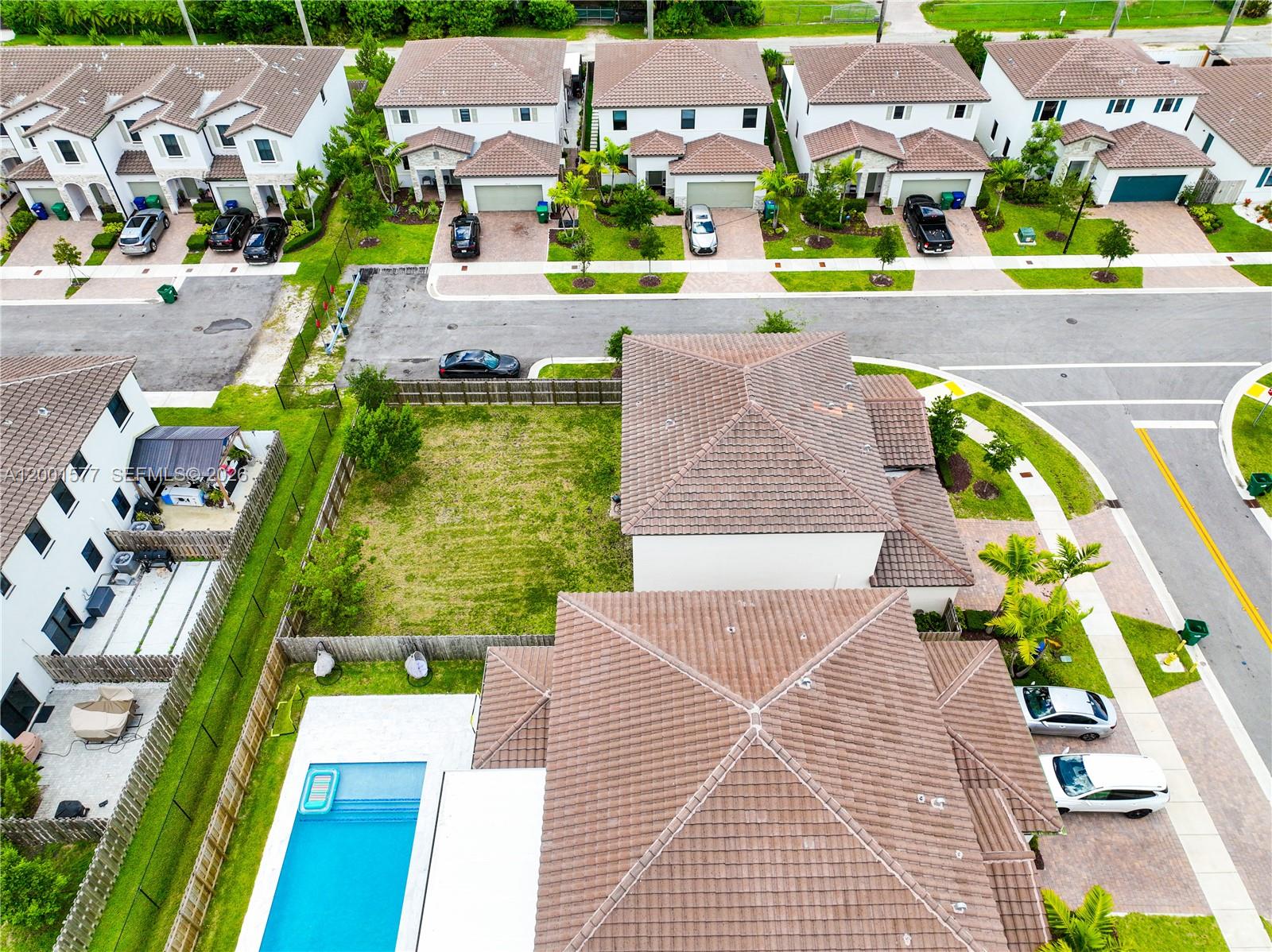 ESTATES AT SILVER PALM - Residential