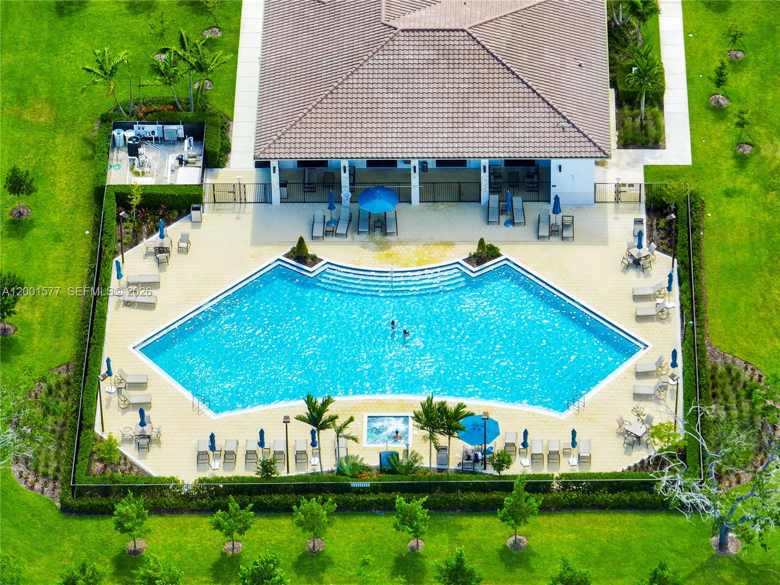 ESTATES AT SILVER PALM - Residential