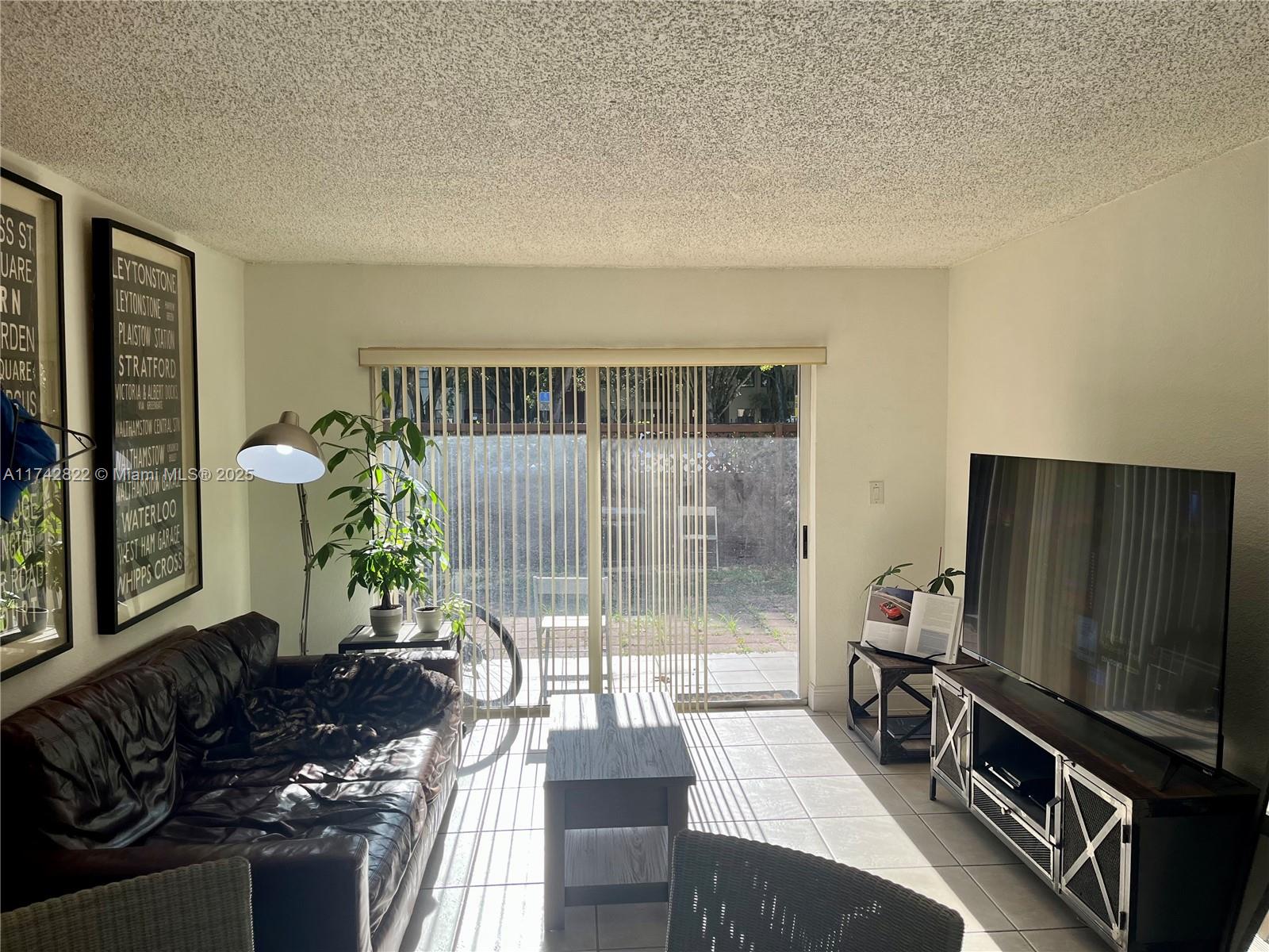Rental Property at 5201 Geneva Way 108, Doral, Miami-Dade County, Florida - Bedrooms: 1 
Bathrooms: 1  - $2,000 MO.