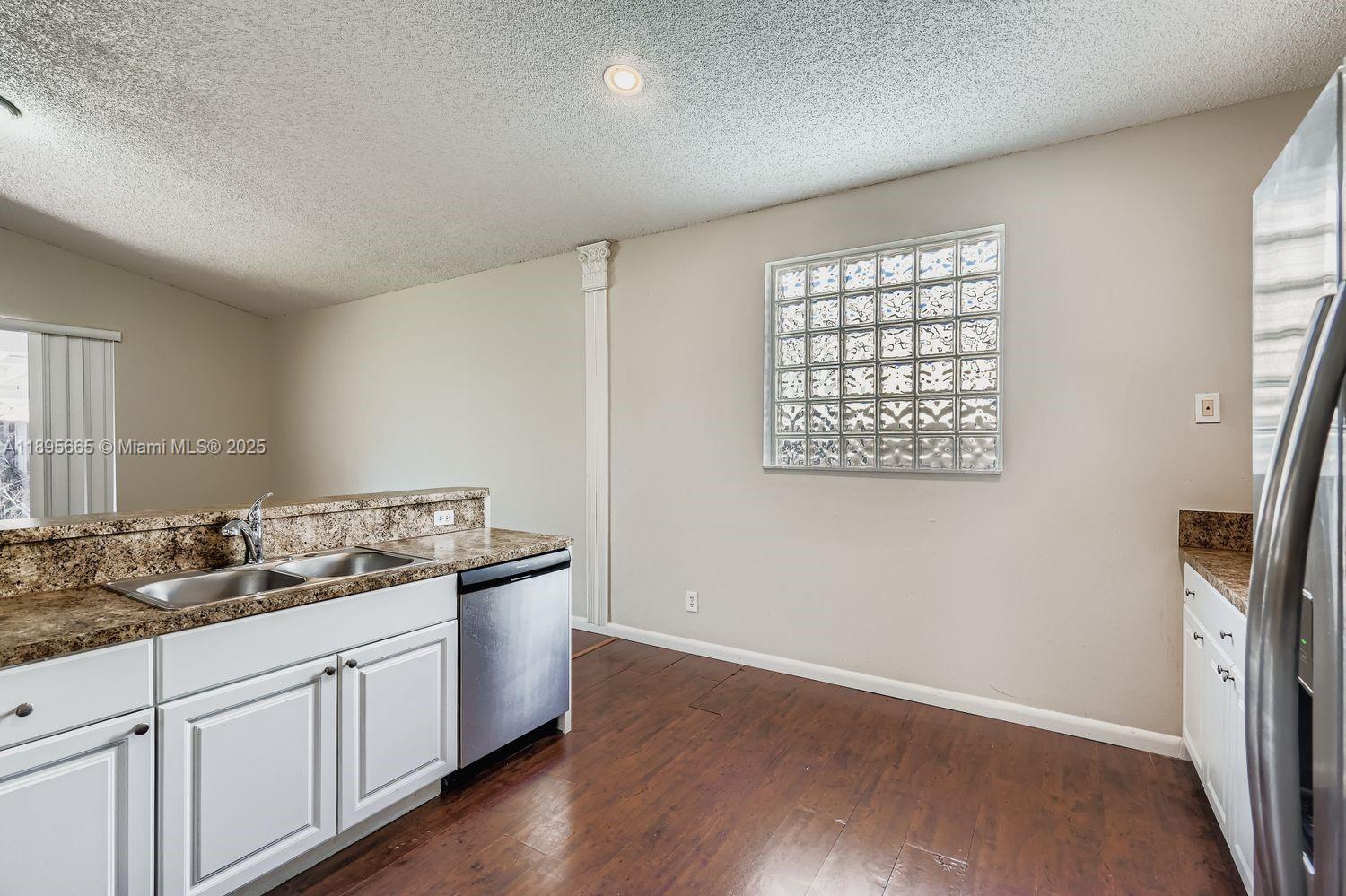 LANDINGS - Residential