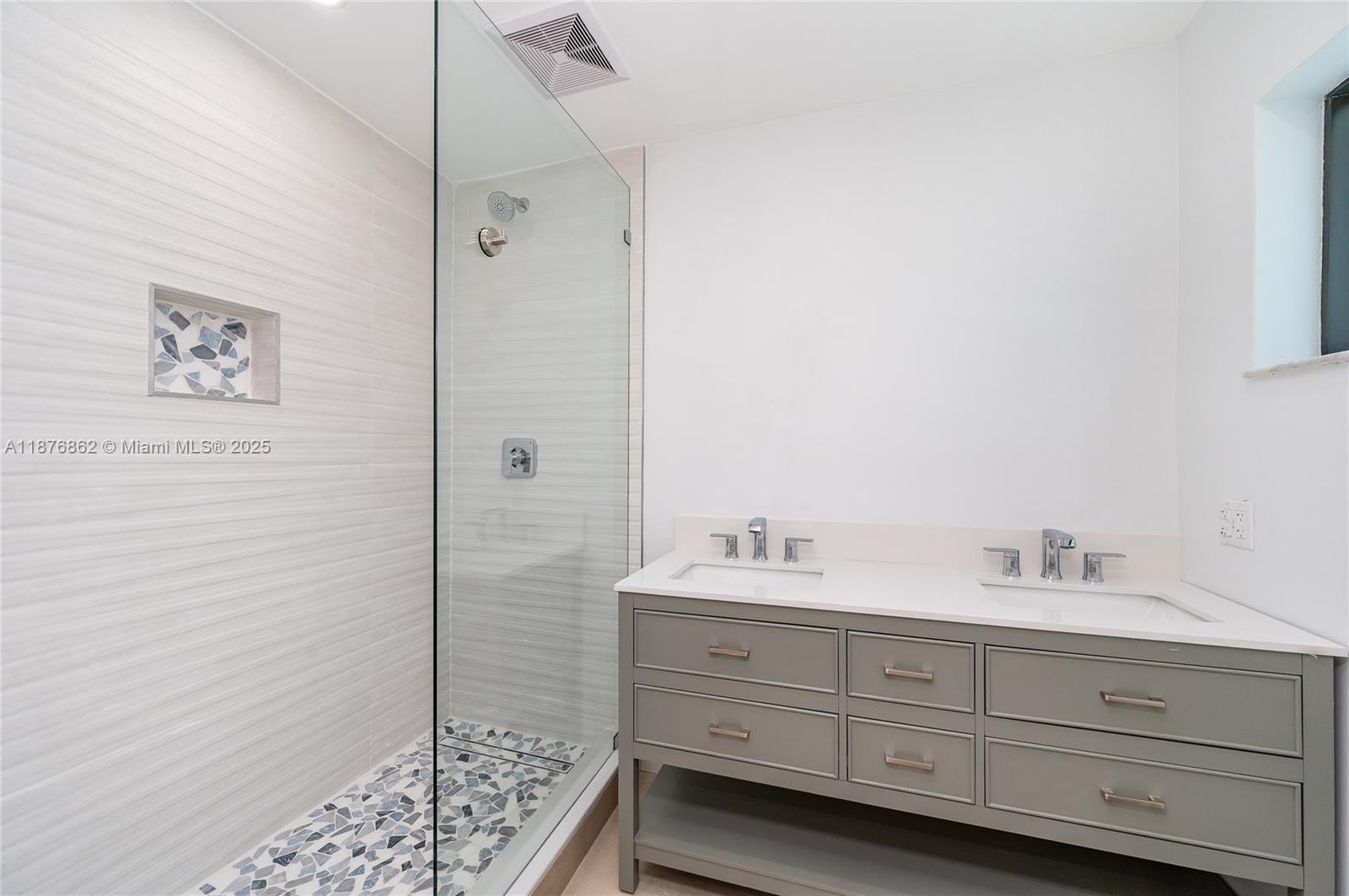 OSCEOLA GROVES - Residential Lease