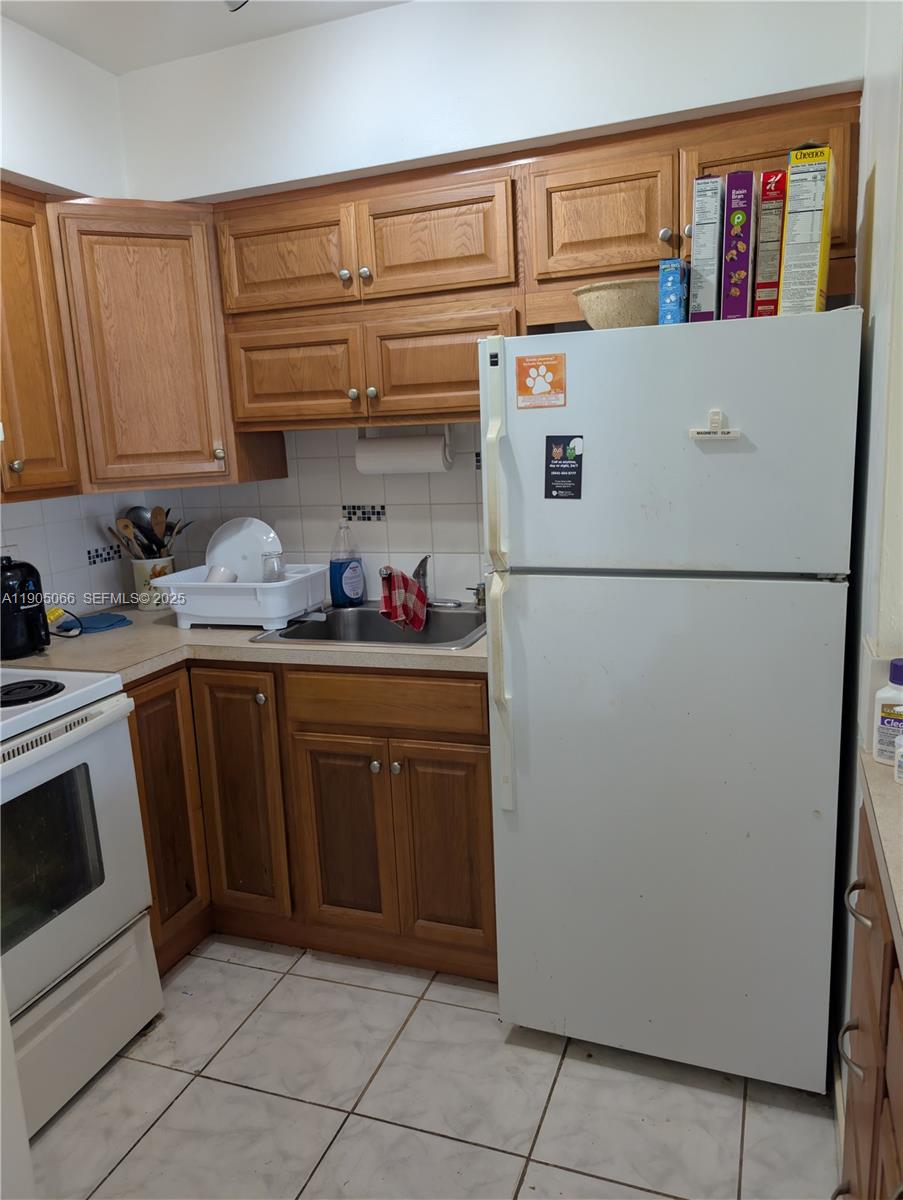 DIPLOMAT GARDEN CO-OP - Residential