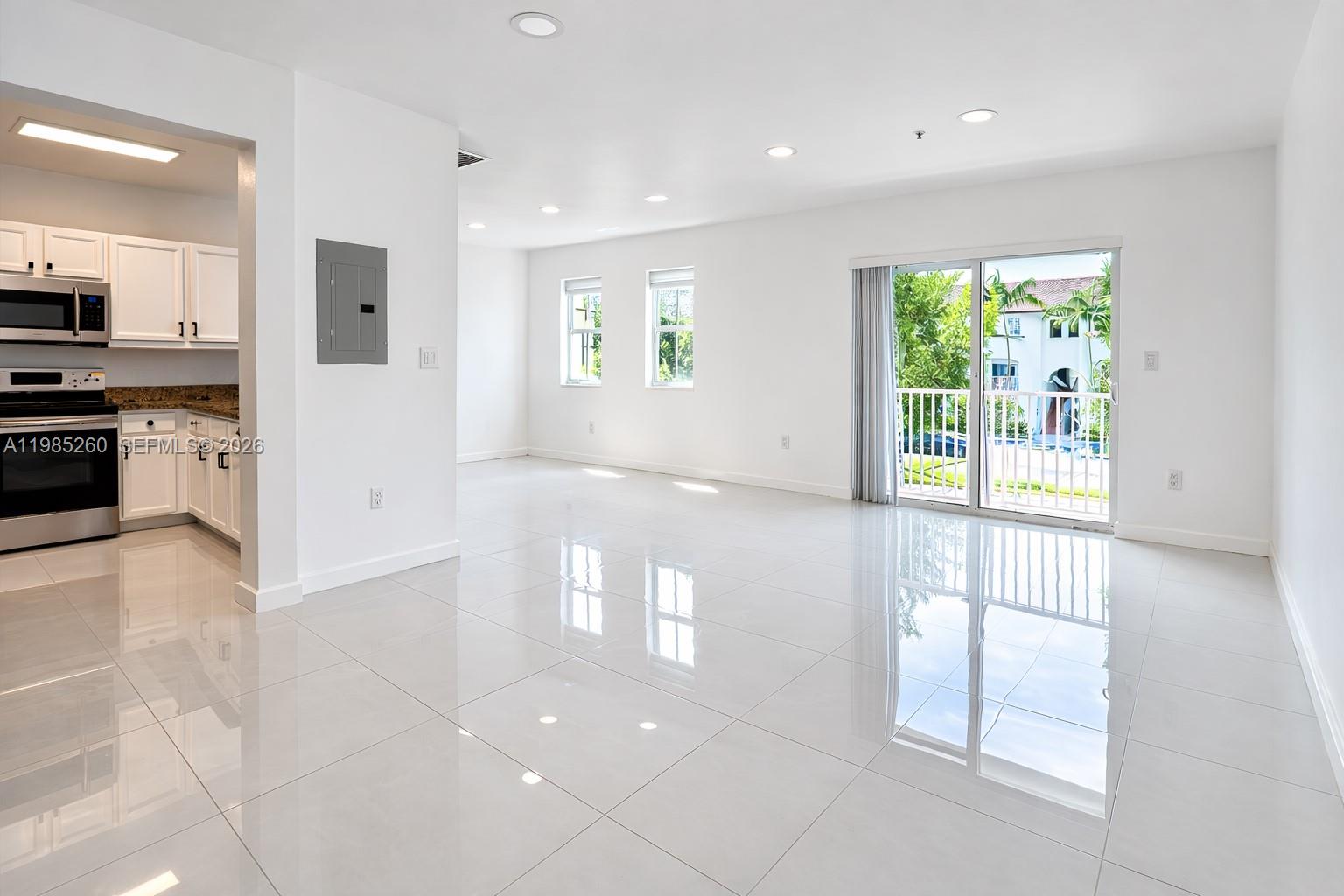 ST MAARTEN AT GRAND BAY C - Residential Lease