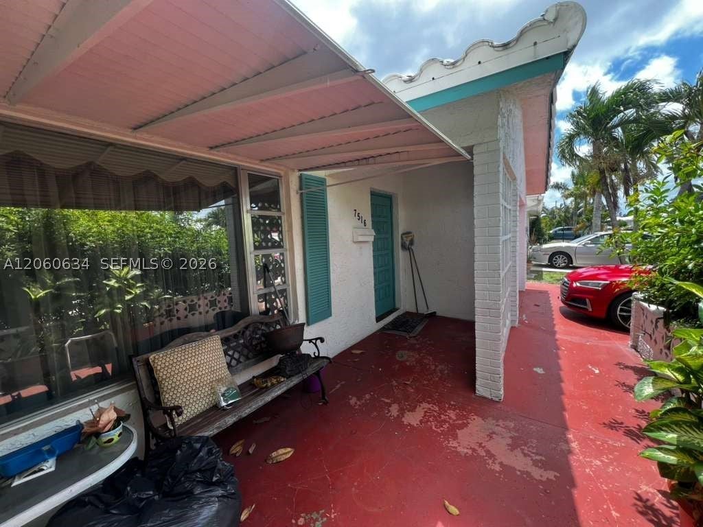 7516 NW 67th Ave