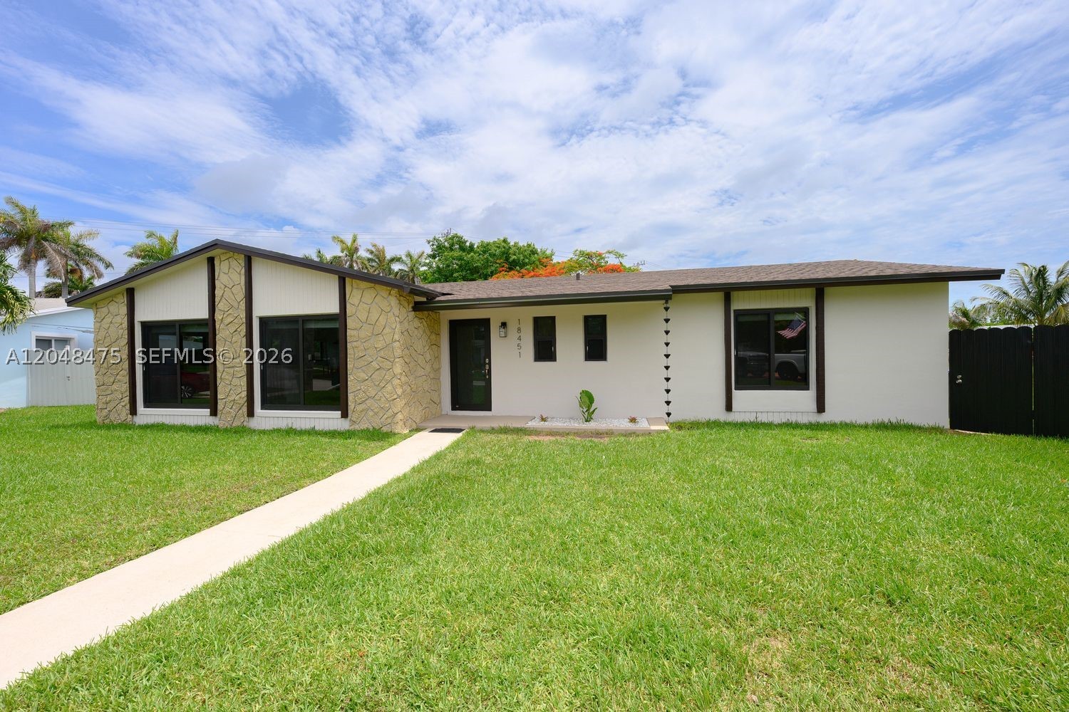 Photo 1 of 52 — 18451 SW 90th Ave, Cutler Bay, FL 33157
