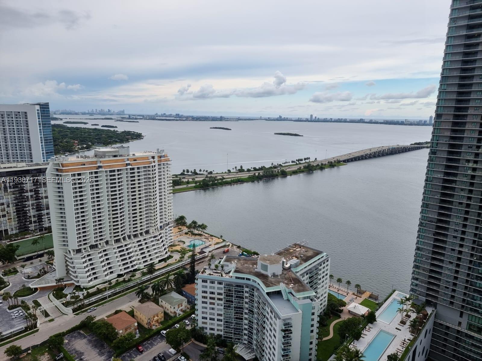 PARAISO BAYVIEWS CONDO - Residential