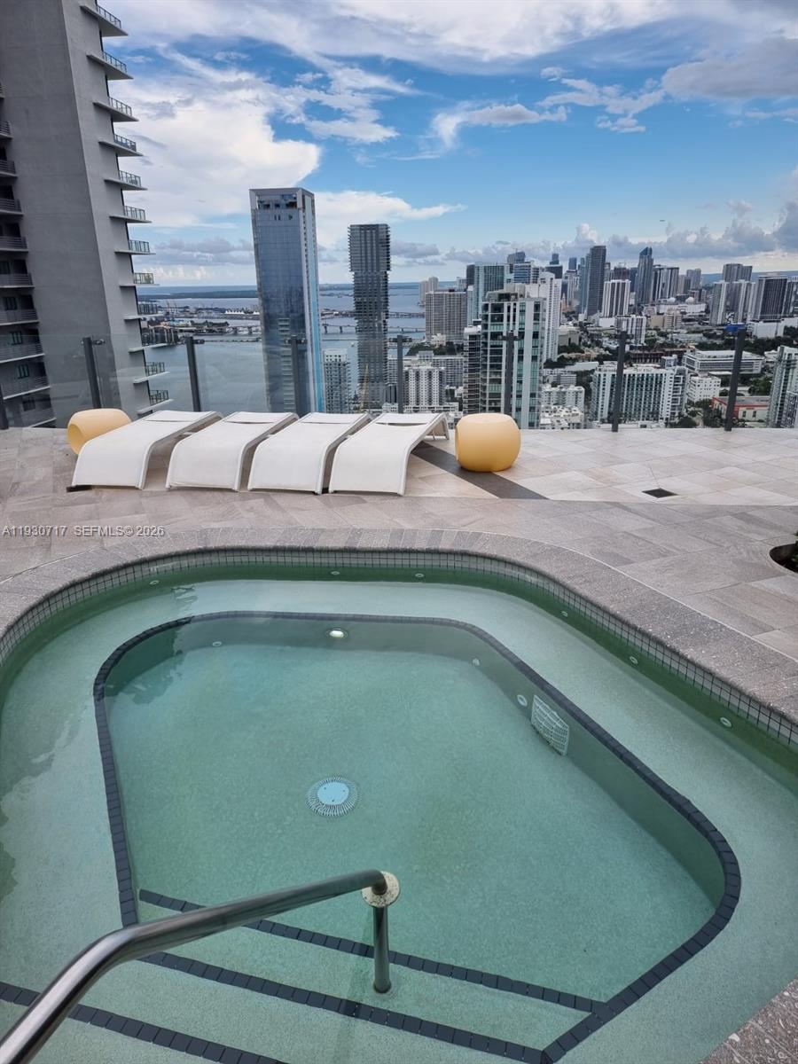 PARAISO BAYVIEWS CONDO - Residential