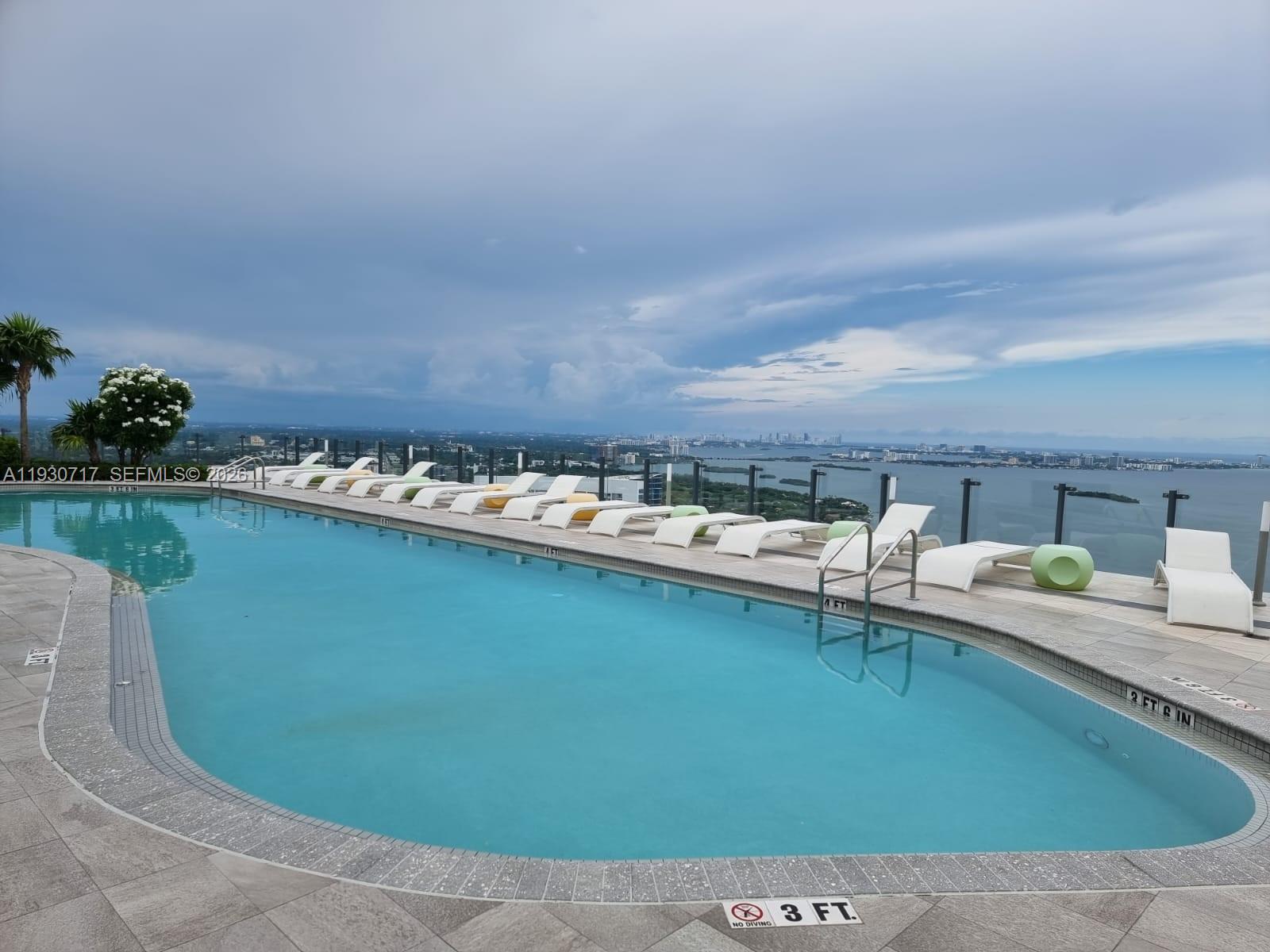 PARAISO BAYVIEWS CONDO - Residential