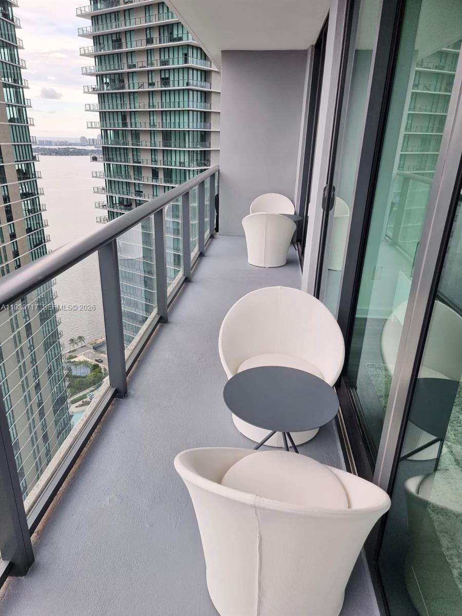 PARAISO BAYVIEWS CONDO - Residential