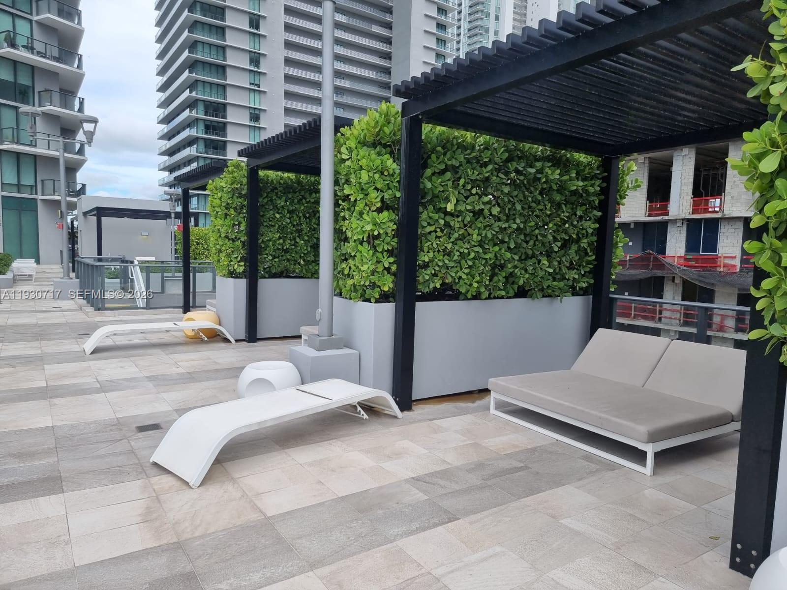 PARAISO BAYVIEWS CONDO - Residential