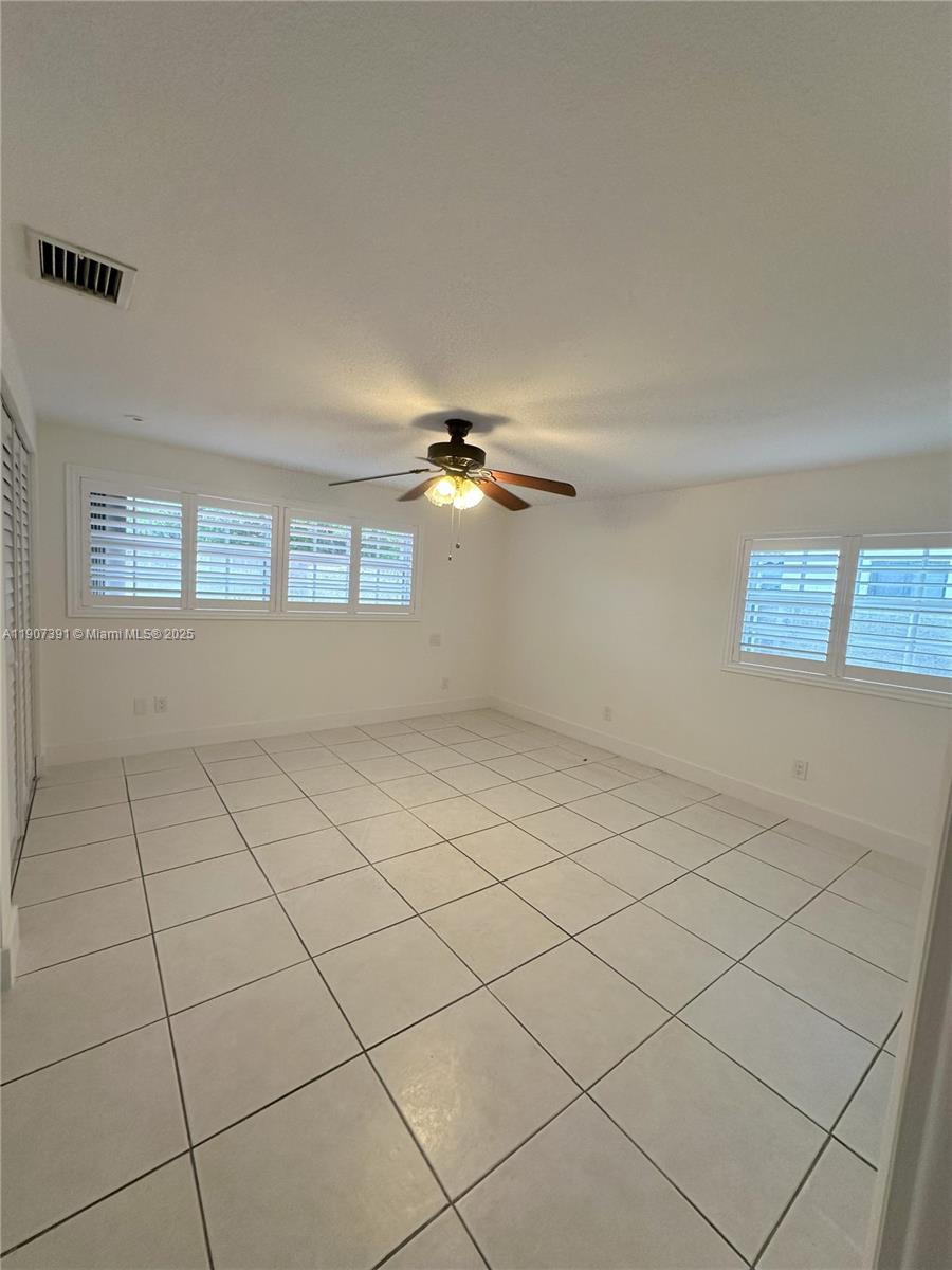 TROPICAL GARDENS - Residential