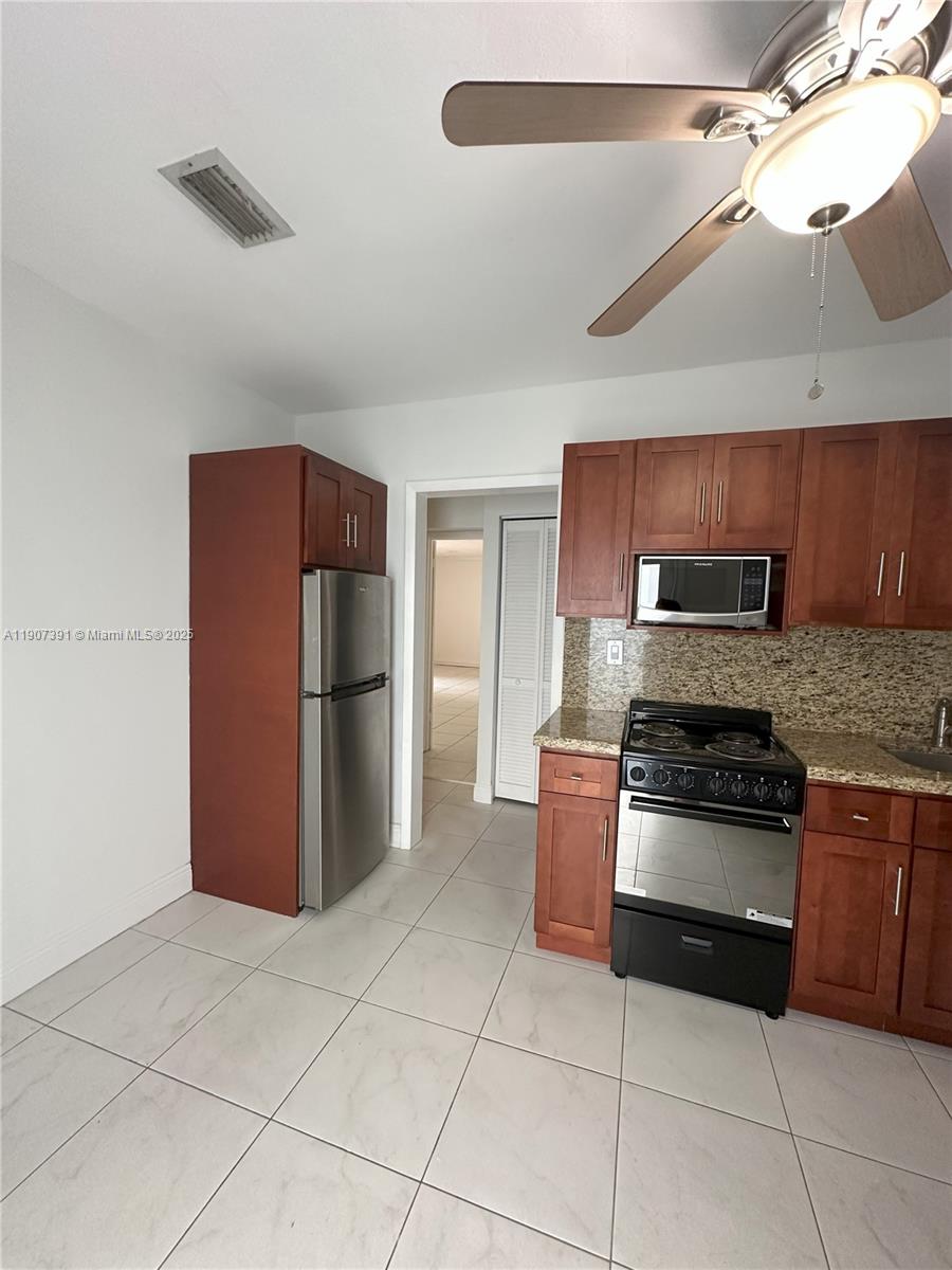 TROPICAL GARDENS - Residential