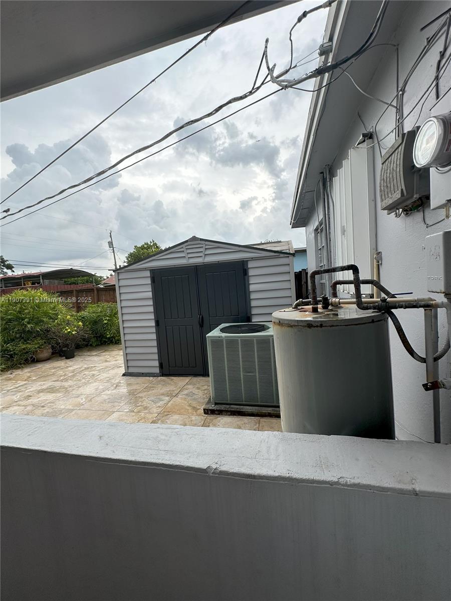 TROPICAL GARDENS - Residential