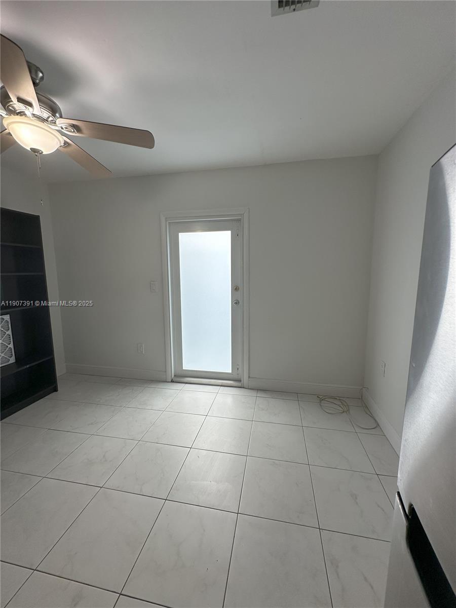 TROPICAL GARDENS - Residential