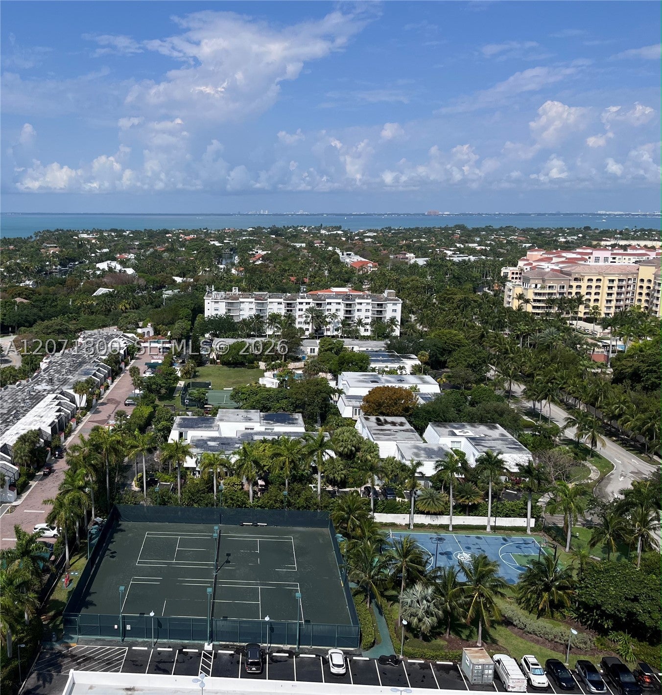 881 Ocean Dr 18B