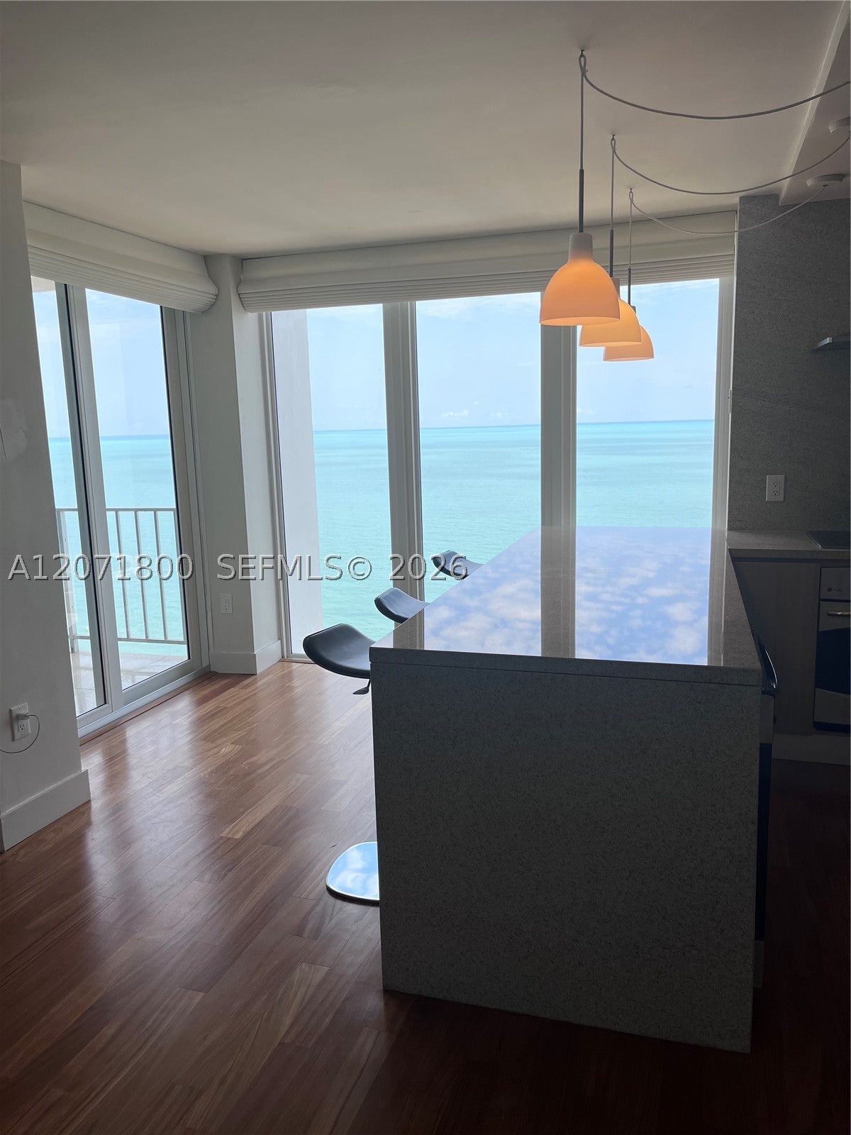 881 Ocean Dr 18B