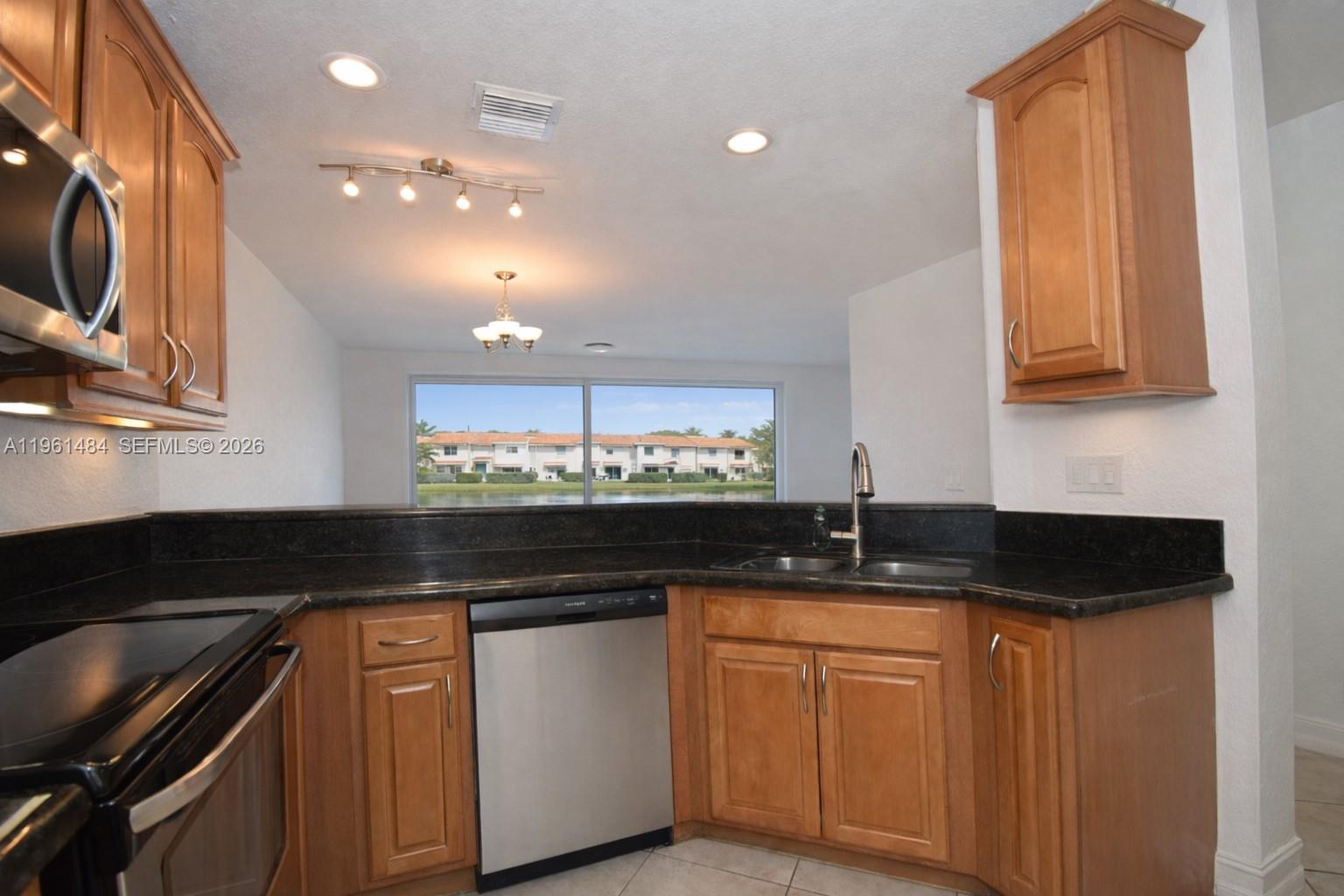 ROYAL WOODS CONDO - Residential