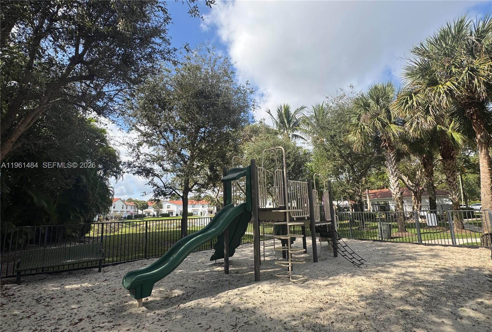 ROYAL WOODS CONDO - Residential