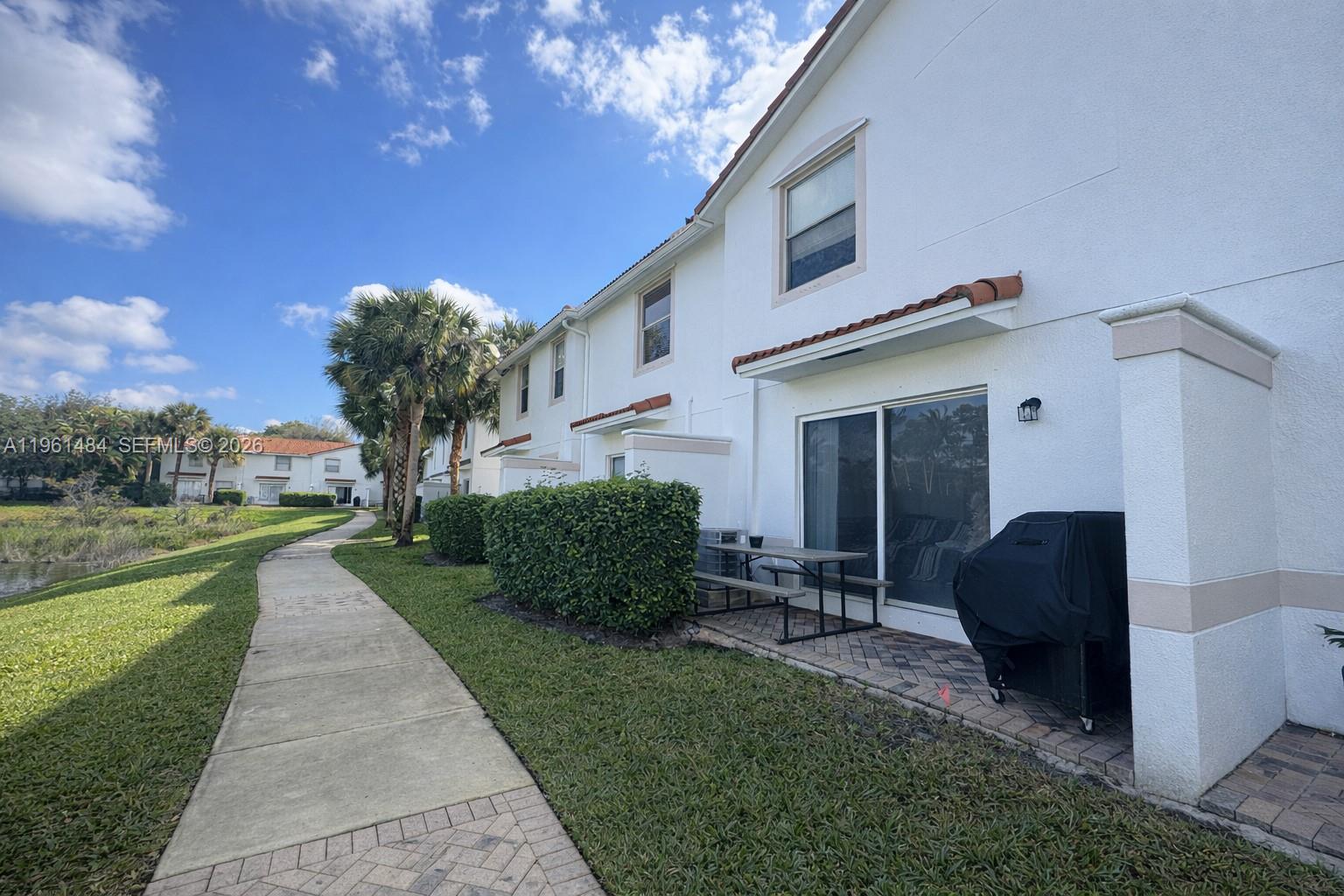 ROYAL WOODS CONDO - Residential