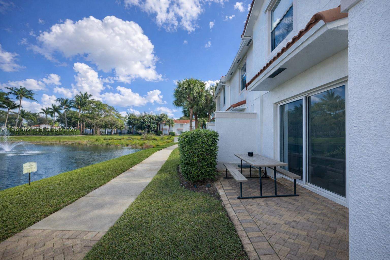 ROYAL WOODS CONDO - Residential