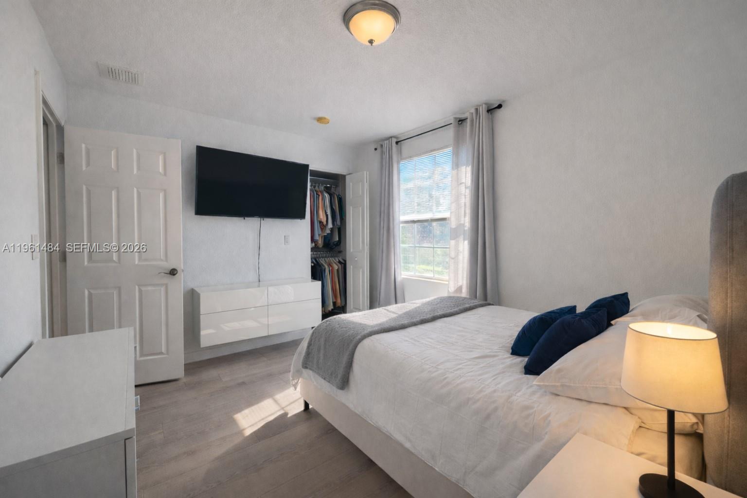 ROYAL WOODS CONDO - Residential