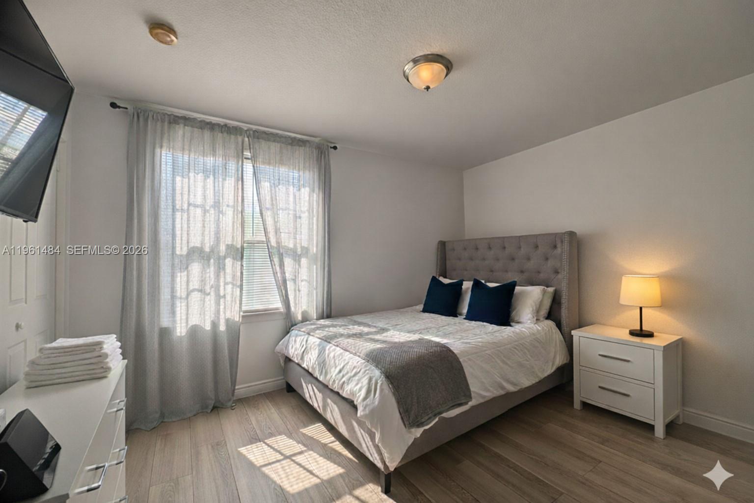 ROYAL WOODS CONDO - Residential