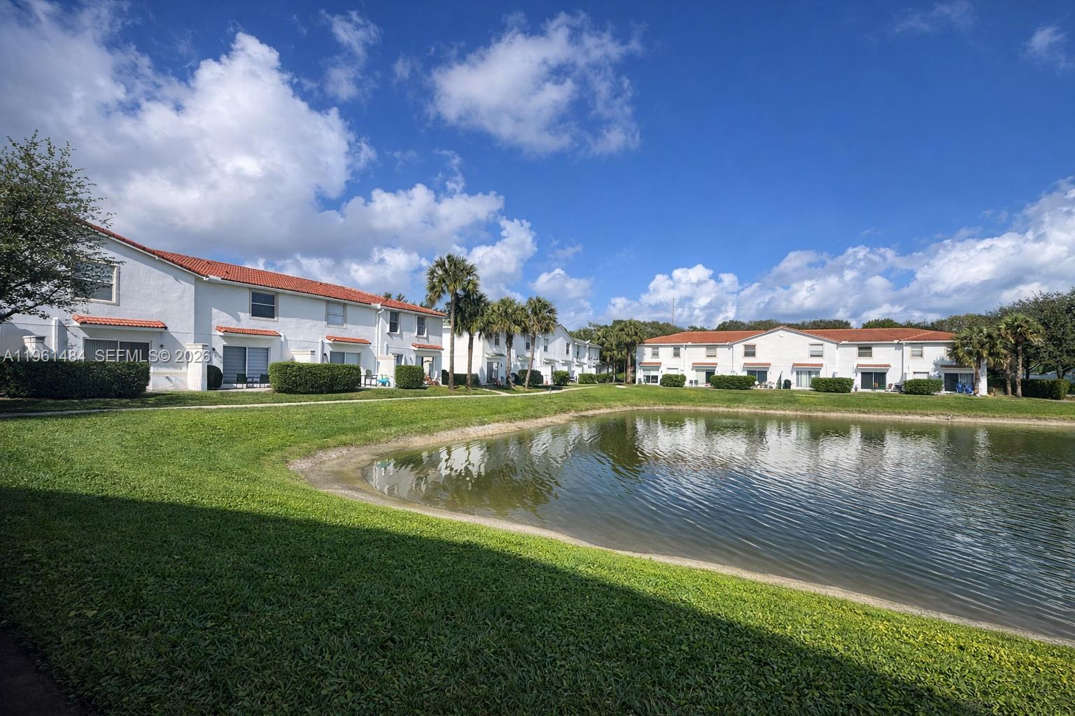 ROYAL WOODS CONDO - Residential