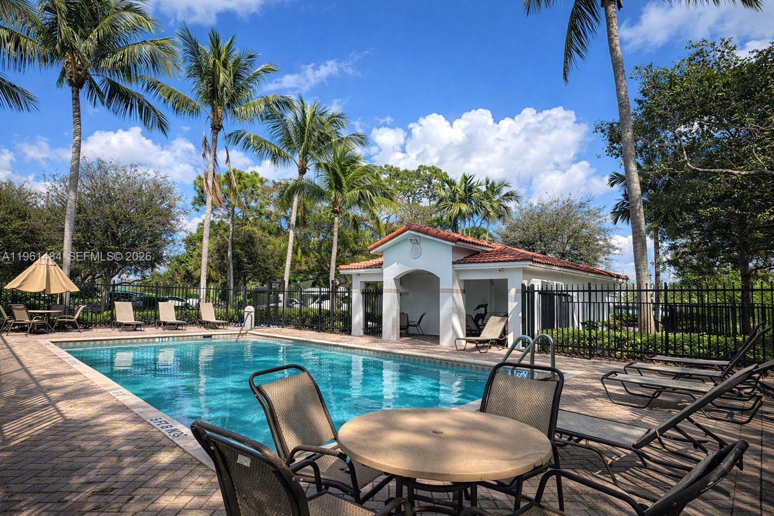 ROYAL WOODS CONDO - Residential