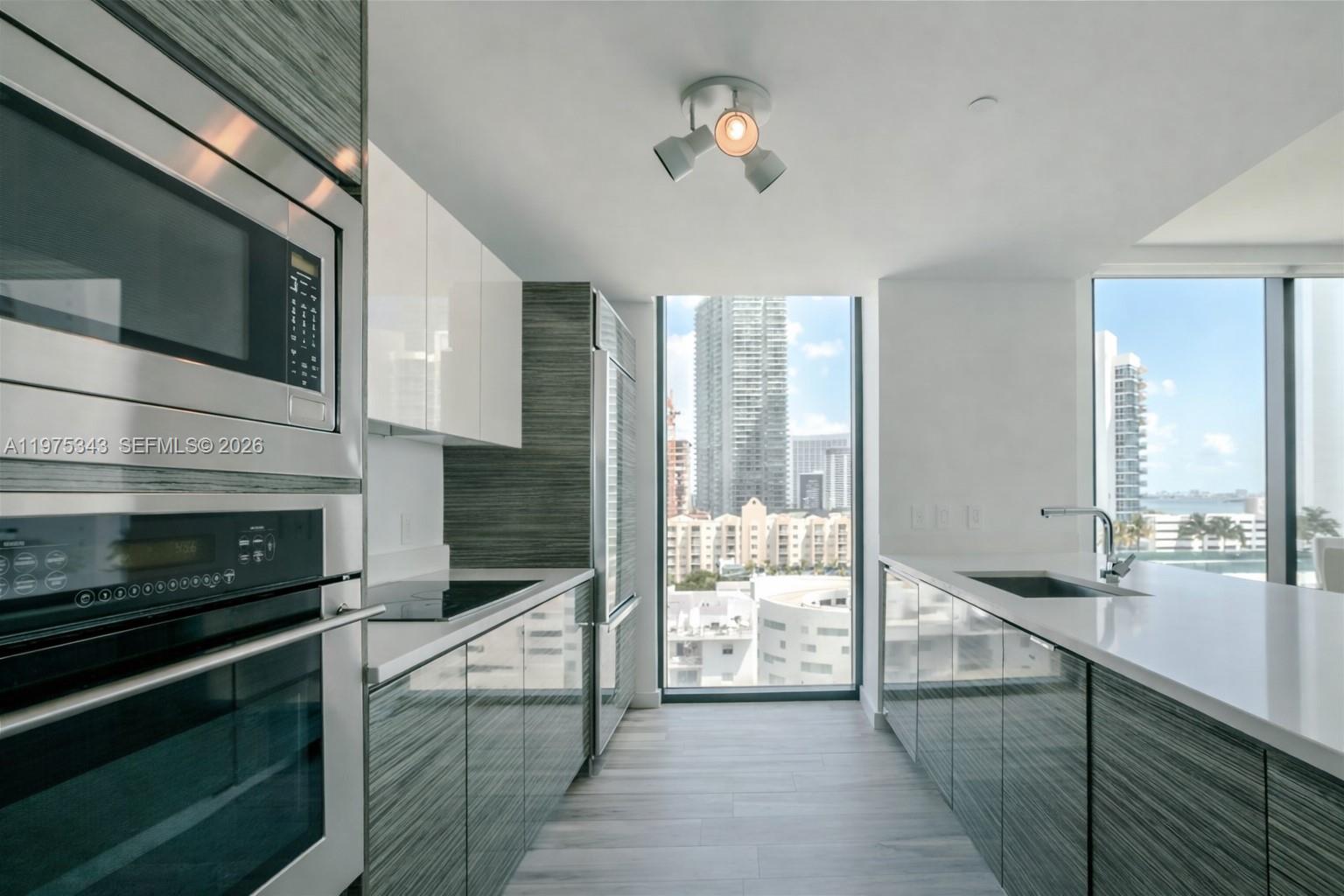 ICON BAY CONDO - Residential Lease