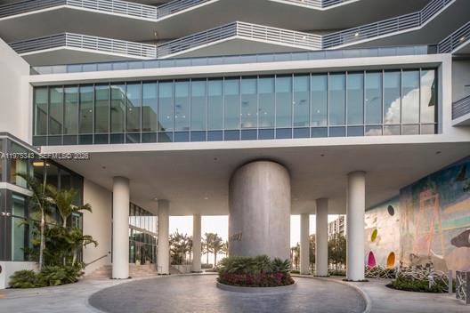 ICON BAY CONDO - Residential Lease