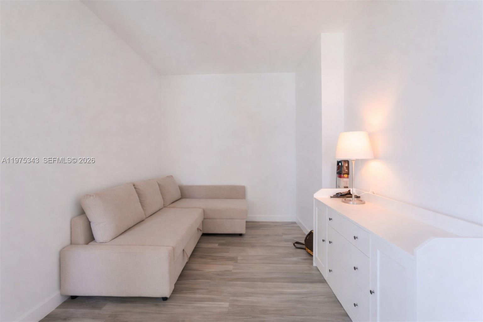 ICON BAY CONDO - Residential Lease