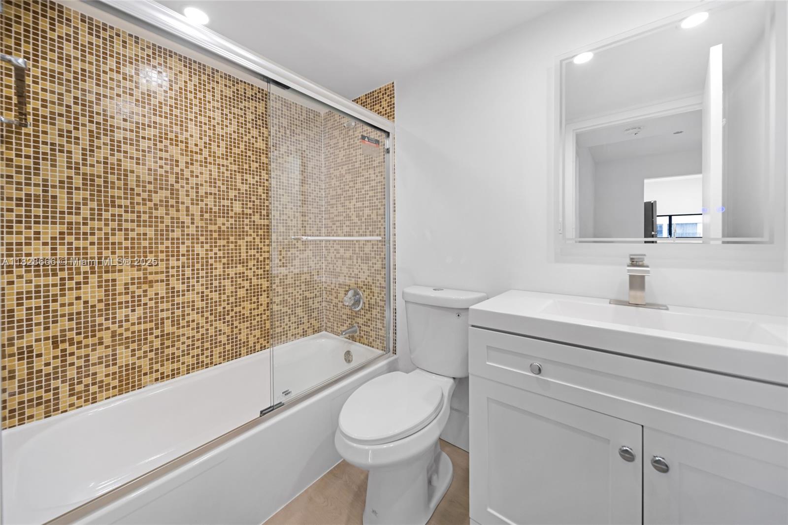 PLAZA OF AMERICAS CONDO P - Residential