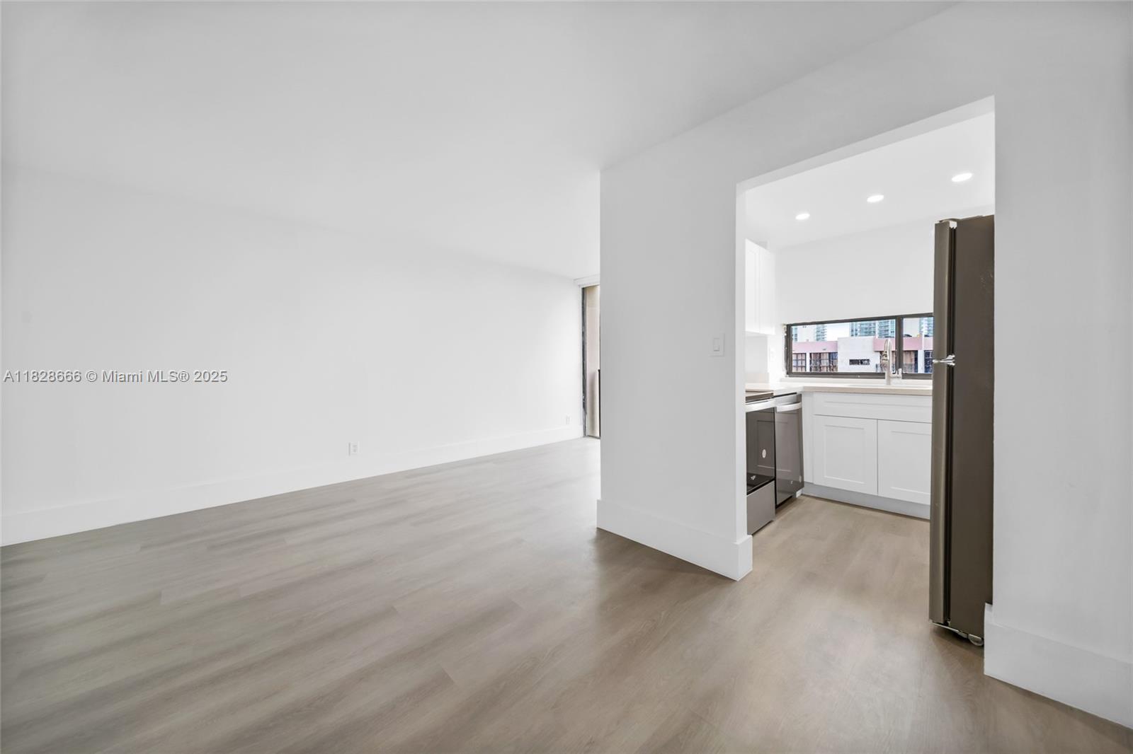 PLAZA OF AMERICAS CONDO P - Residential