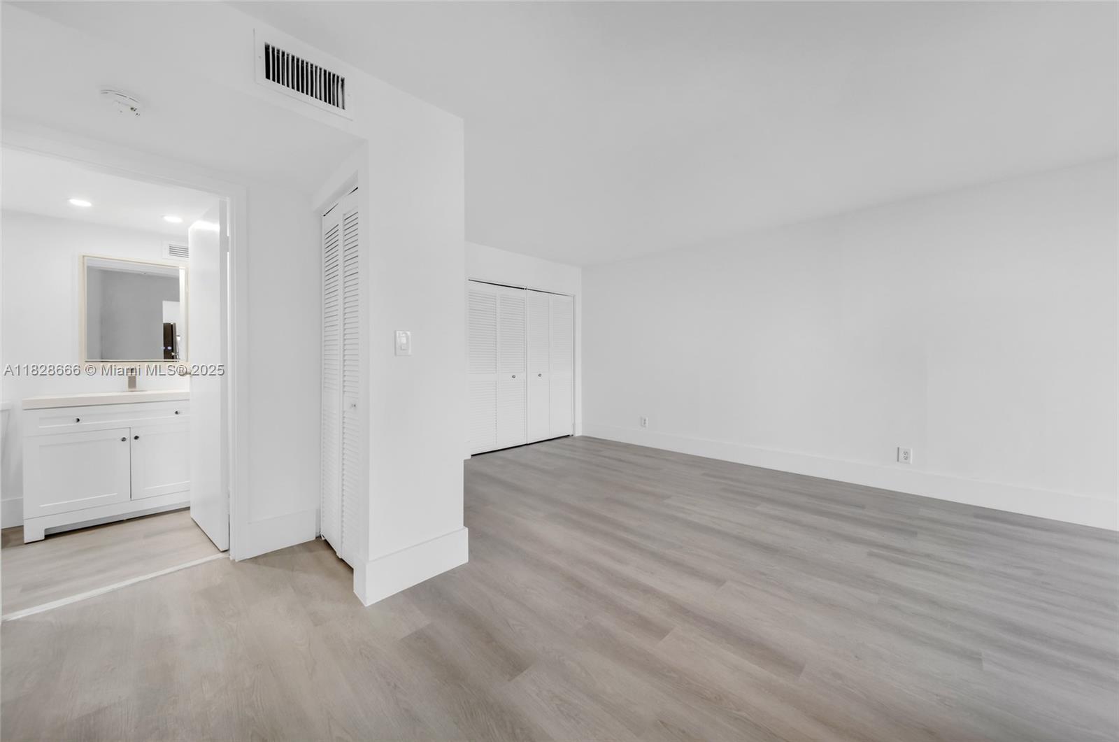 PLAZA OF AMERICAS CONDO P - Residential