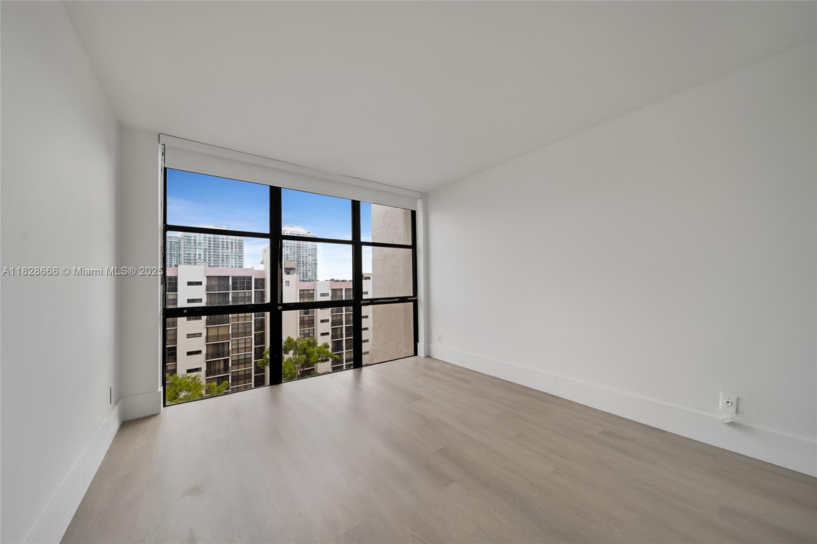 PLAZA OF AMERICAS CONDO P - Residential