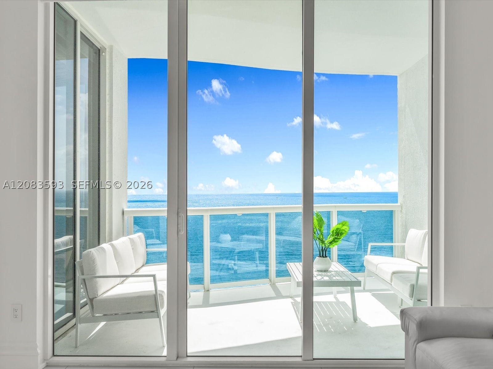 15901 Collins Ave 1606