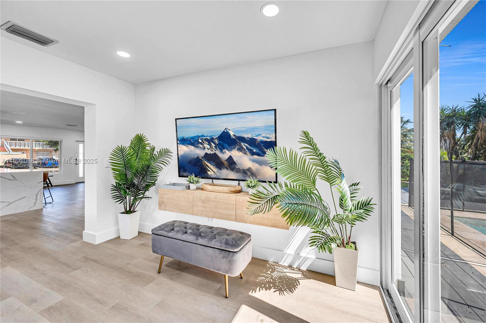 OAKLAND BOULEVARD DEV - Residential