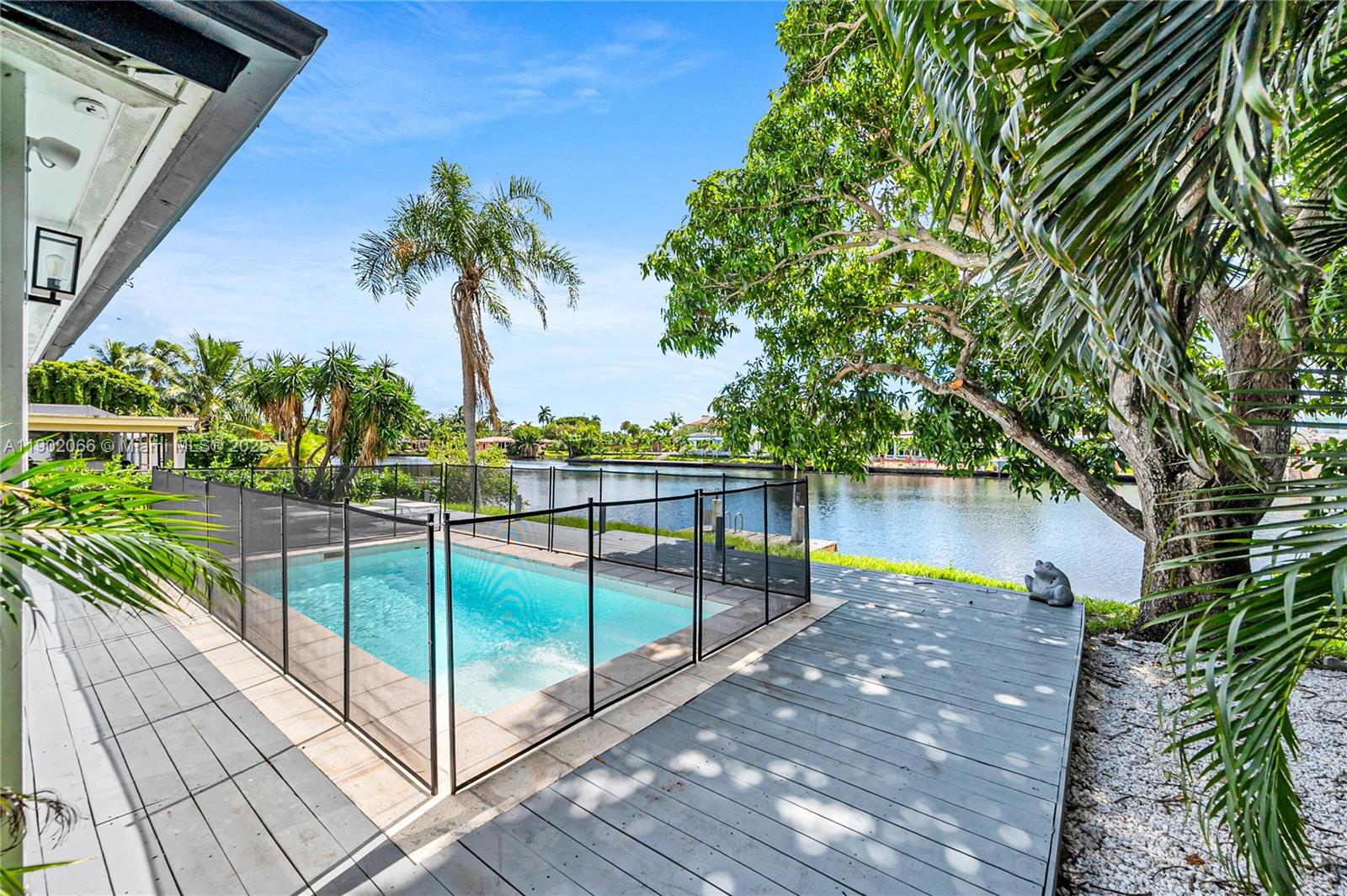 OAKLAND BOULEVARD DEV - Residential