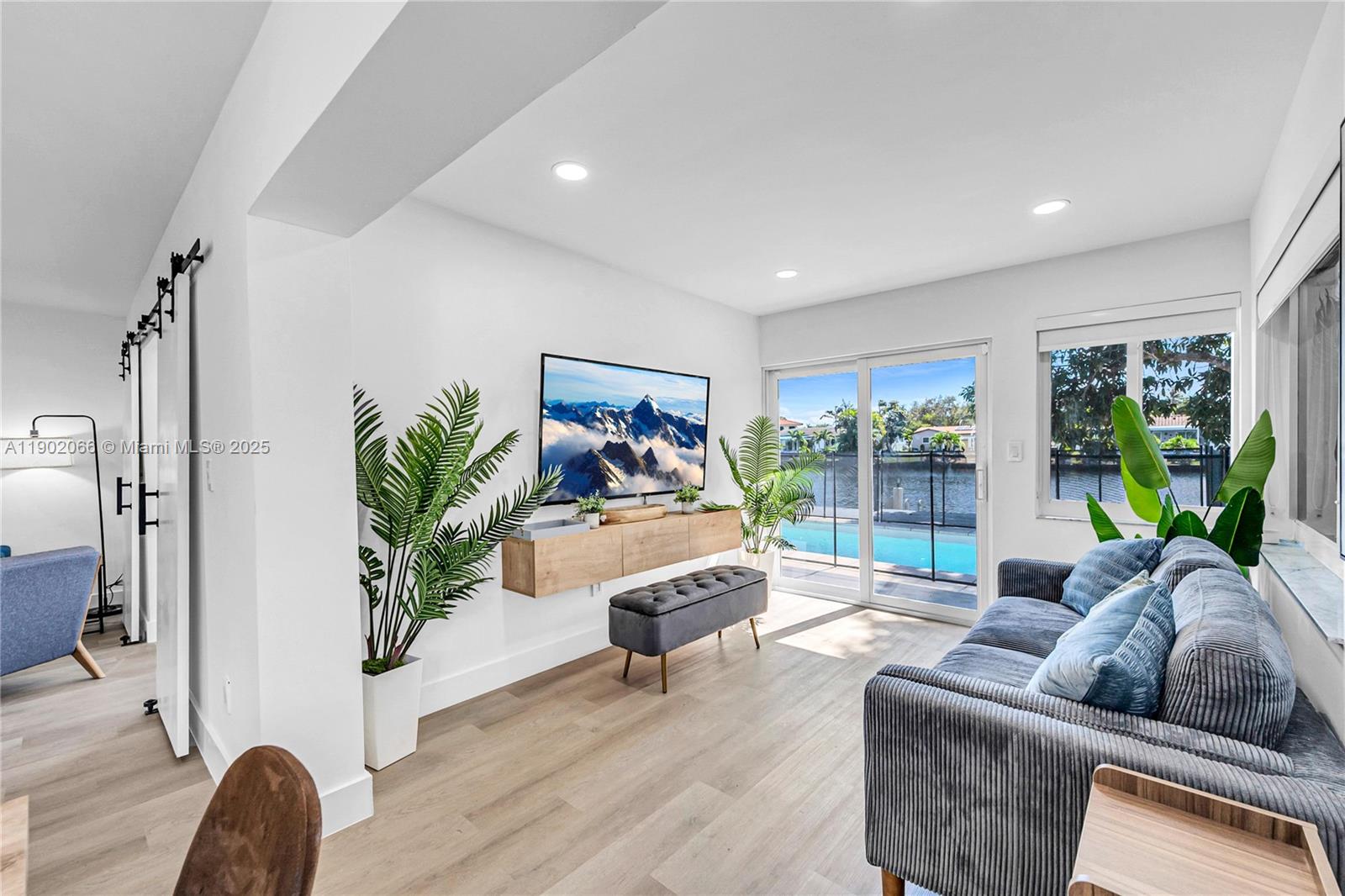 OAKLAND BOULEVARD DEV - Residential