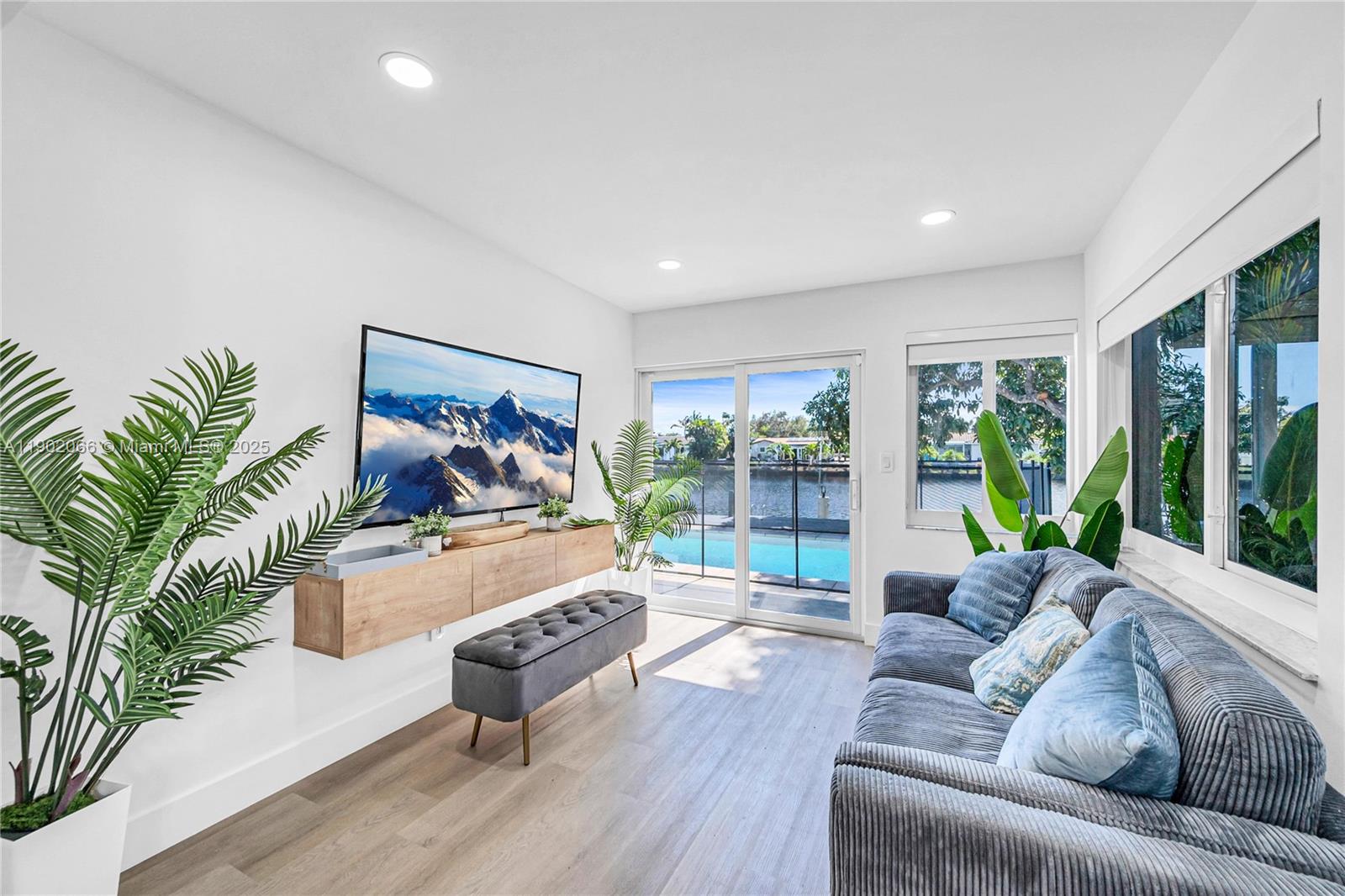 OAKLAND BOULEVARD DEV - Residential