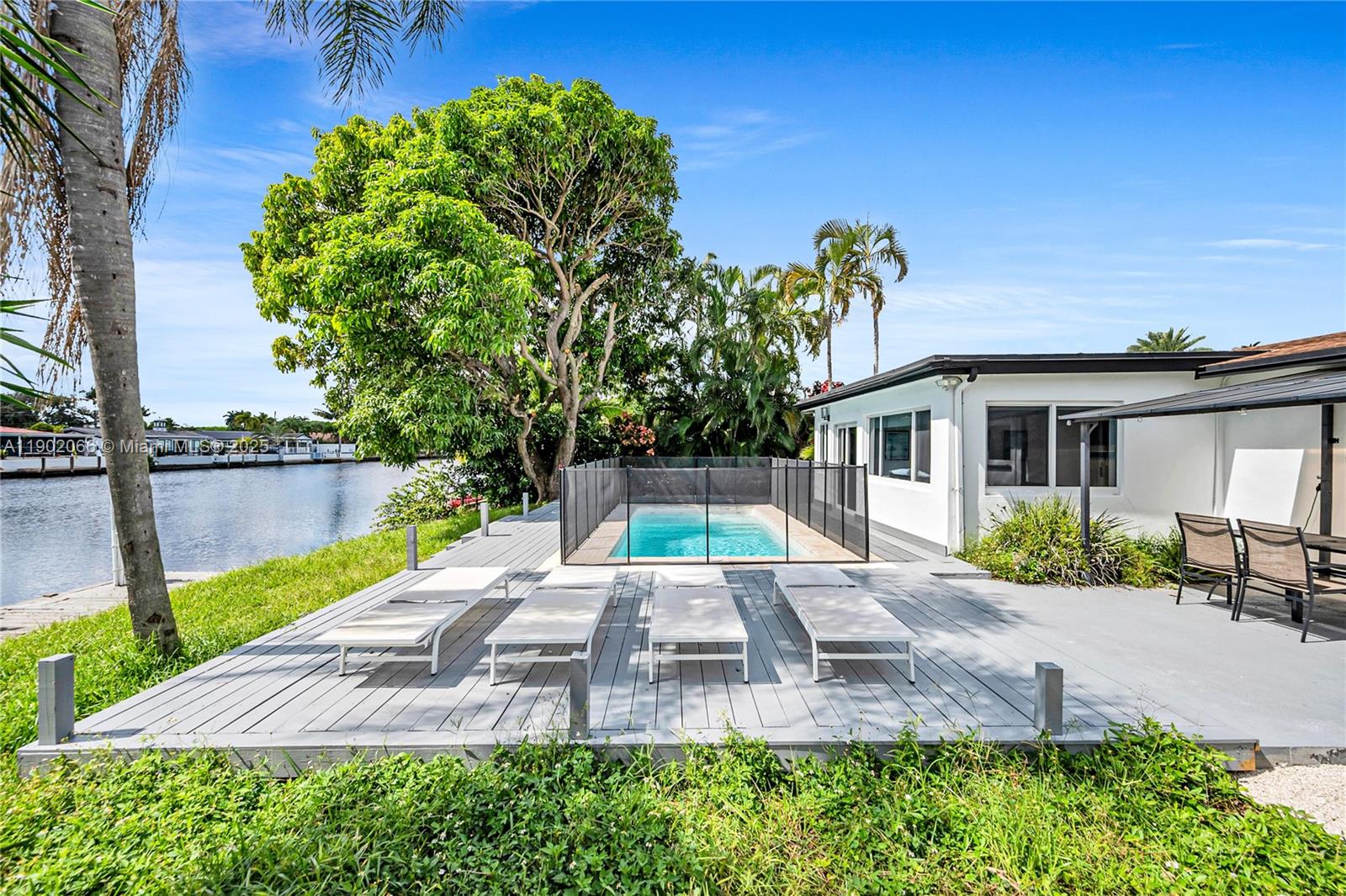 OAKLAND BOULEVARD DEV - Residential