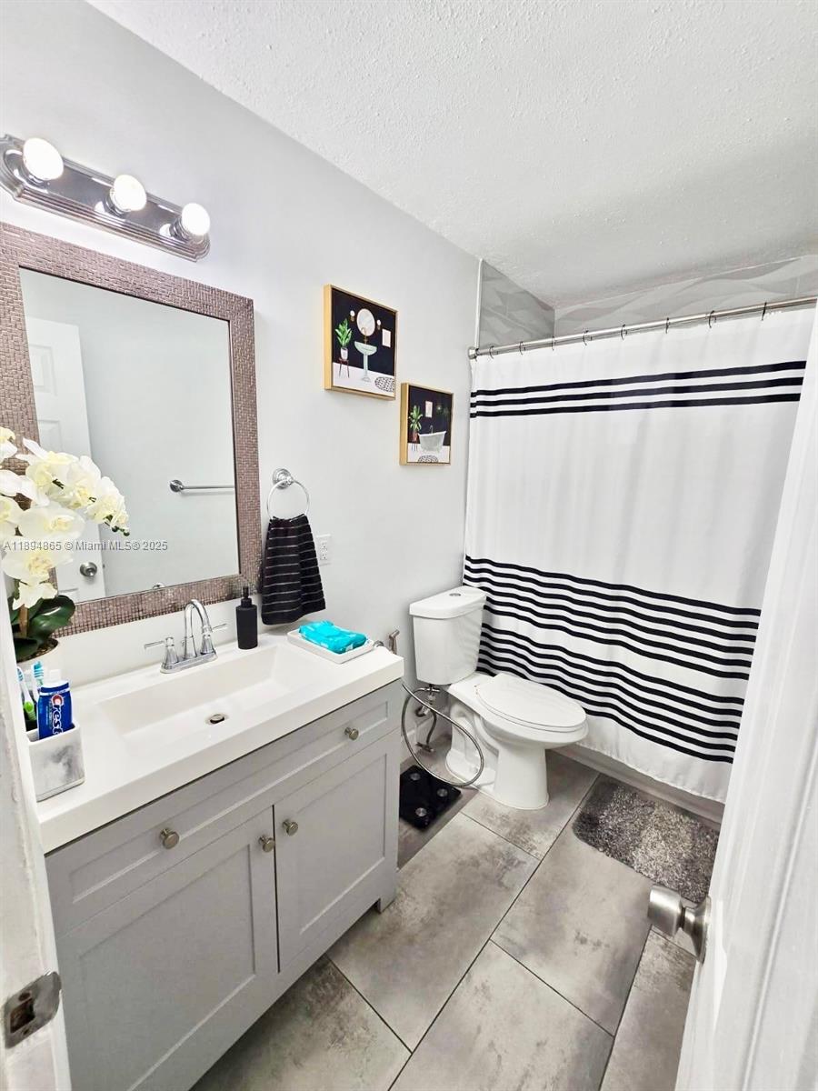 HIALEAH 16TH ADDN - Residential Lease