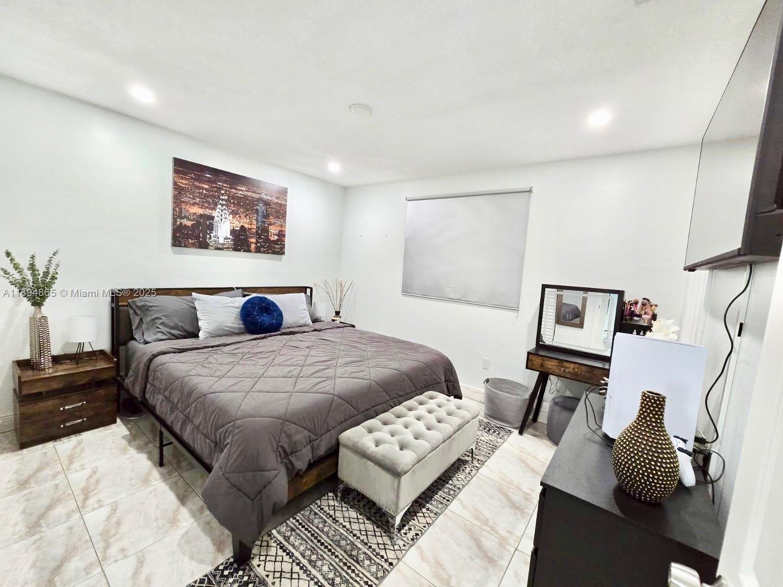 HIALEAH 16TH ADDN - Residential Lease