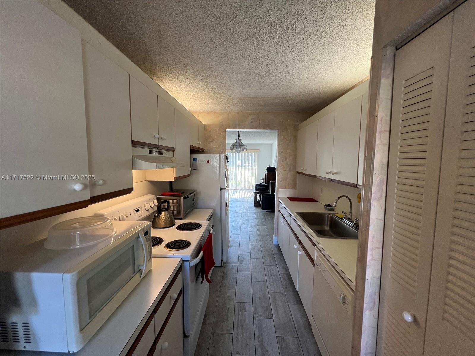 CAMBRIDGE AT CENTURY - Residential