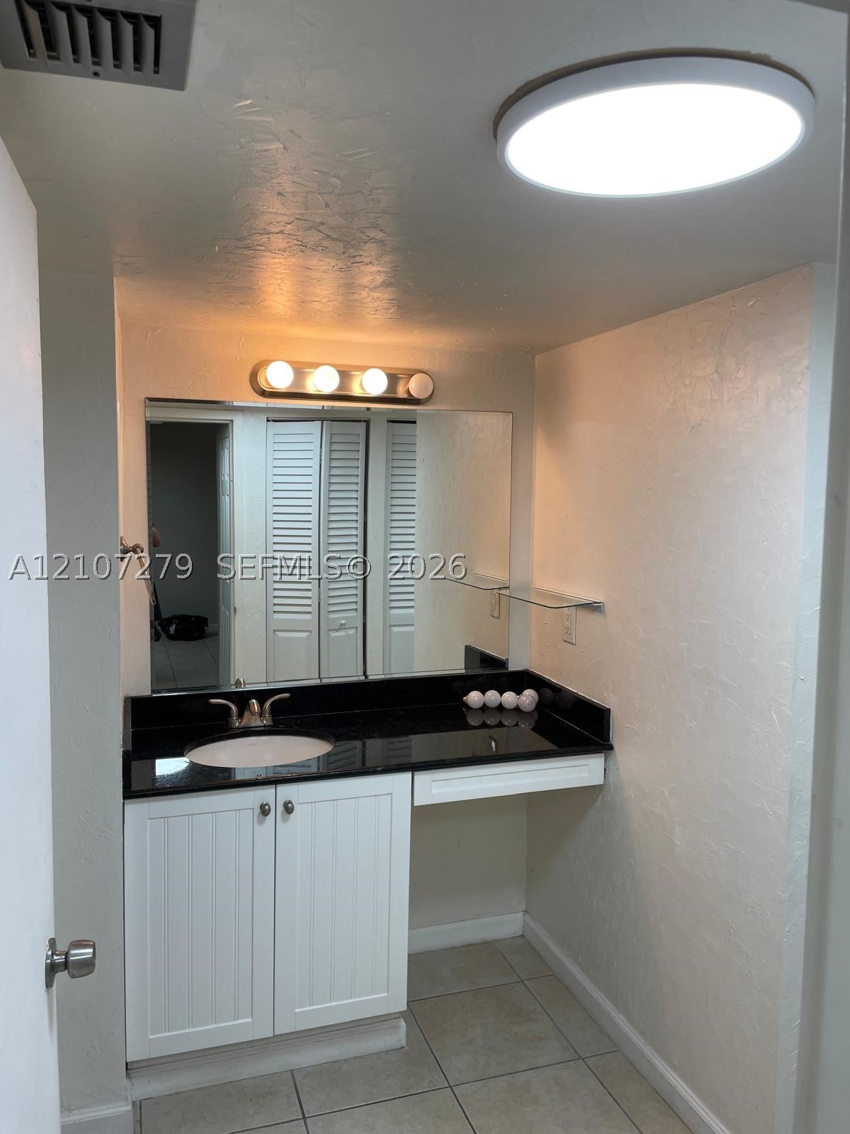 Properties 4 20100 W Country Club Dr 601