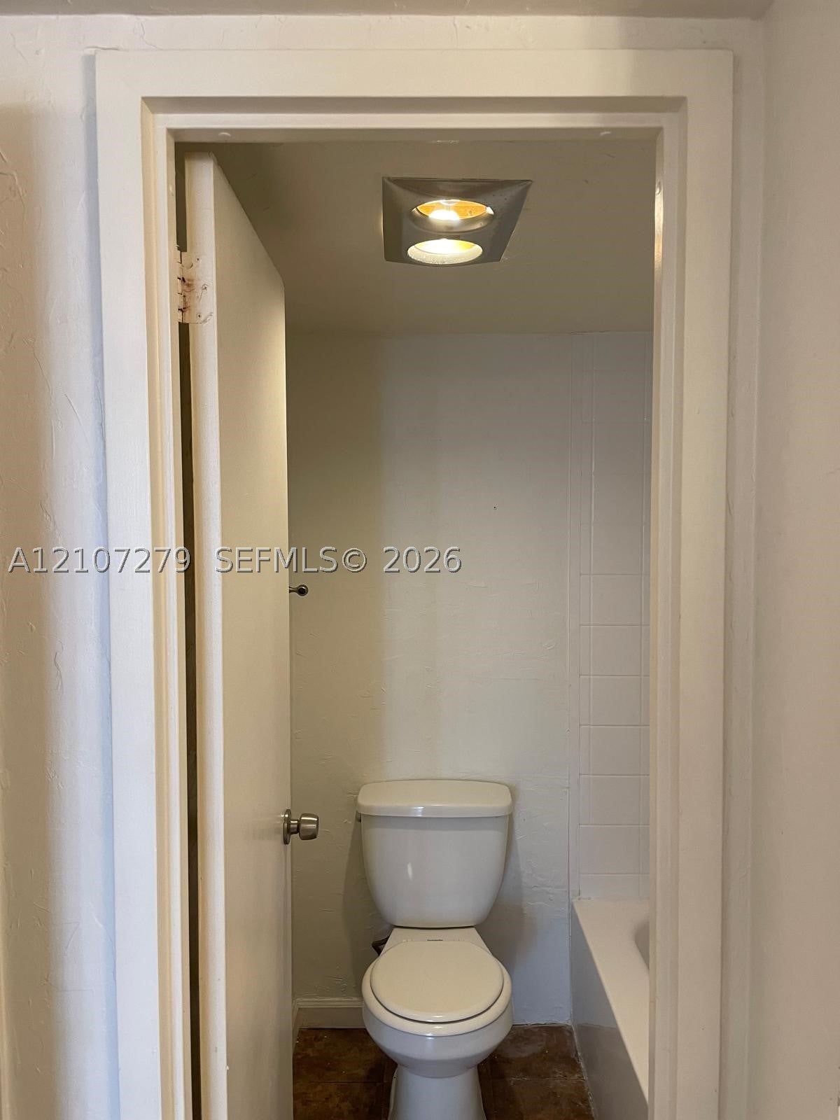 Properties 1 20100 W Country Club Dr 601